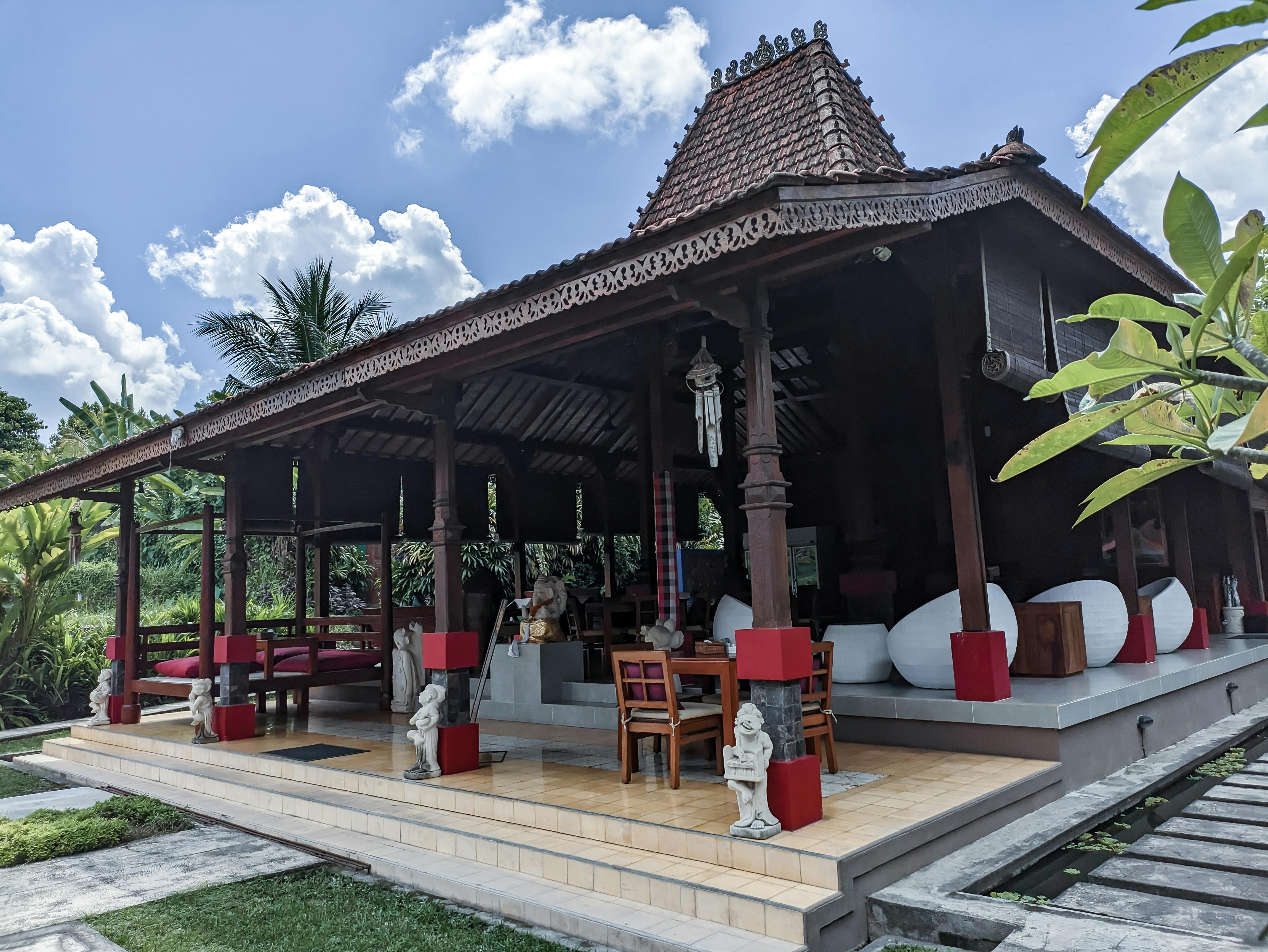 Lobby and Restaurant