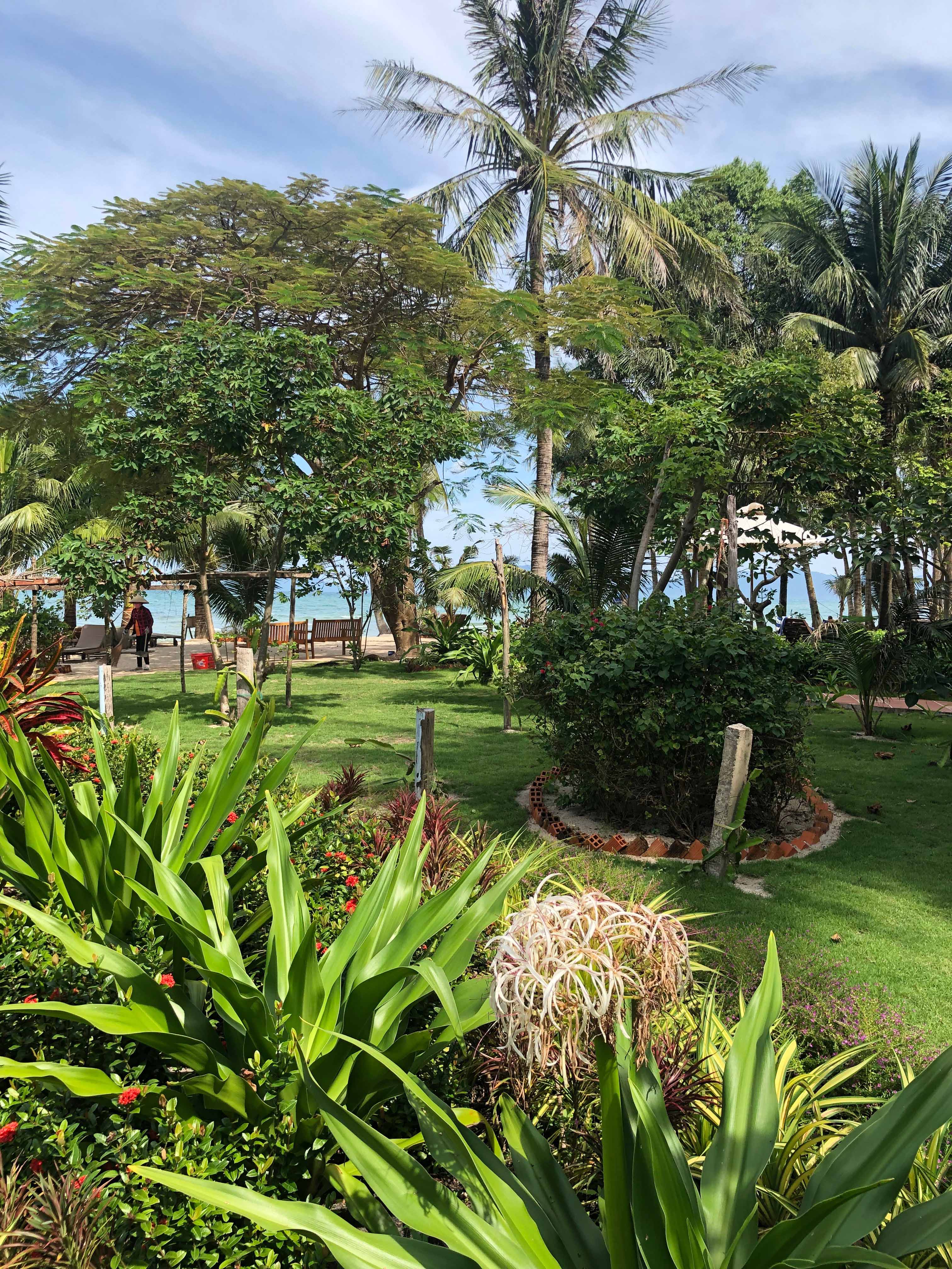 Peppercorn Beach Tropical Garden