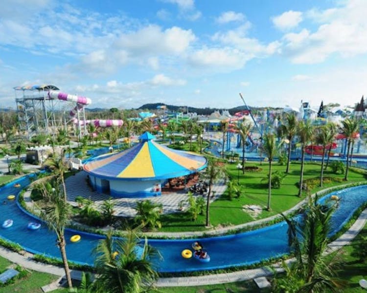 Phu Quoc Amusement Park and Water Slides near Peppercorn Beach