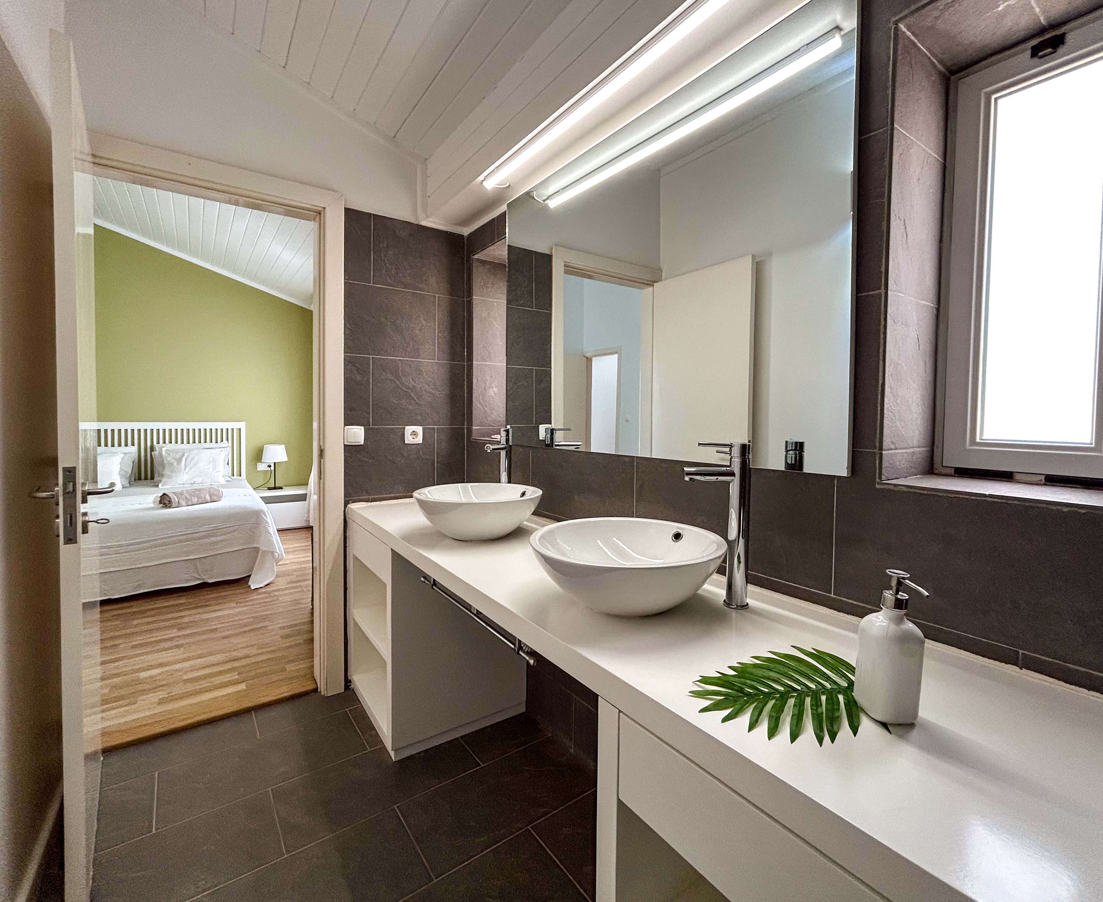 Vila Cabral Apartments Sal Island Cabo Verde, 3 bedroom apartment bathroom