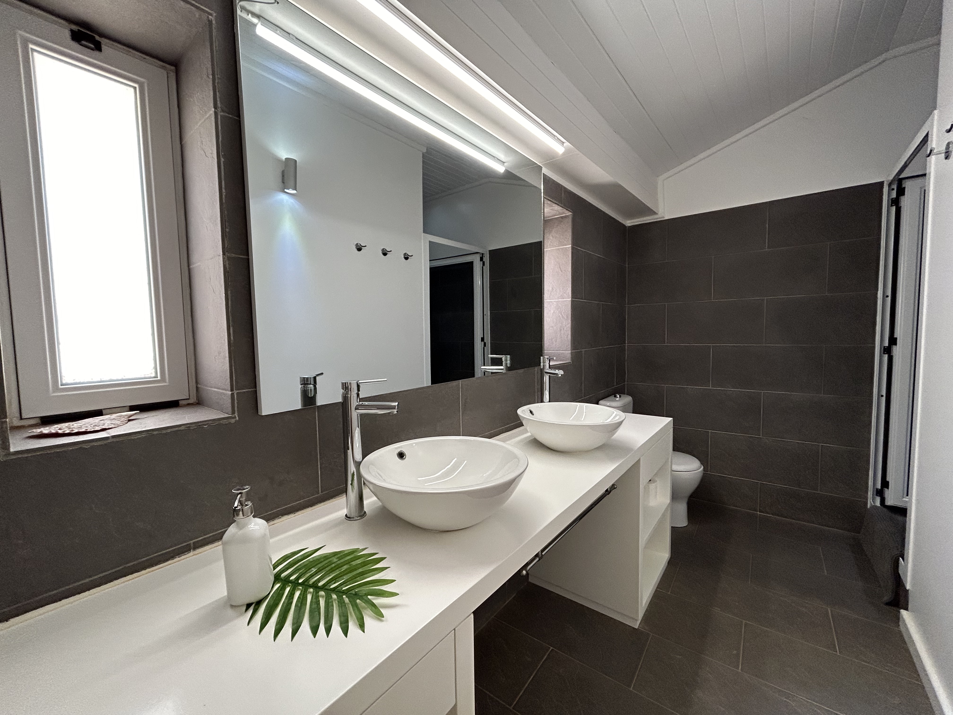 Vila Cabral Apartments Sal Island Cabo Verde, 3 bedroom apartment bathroom