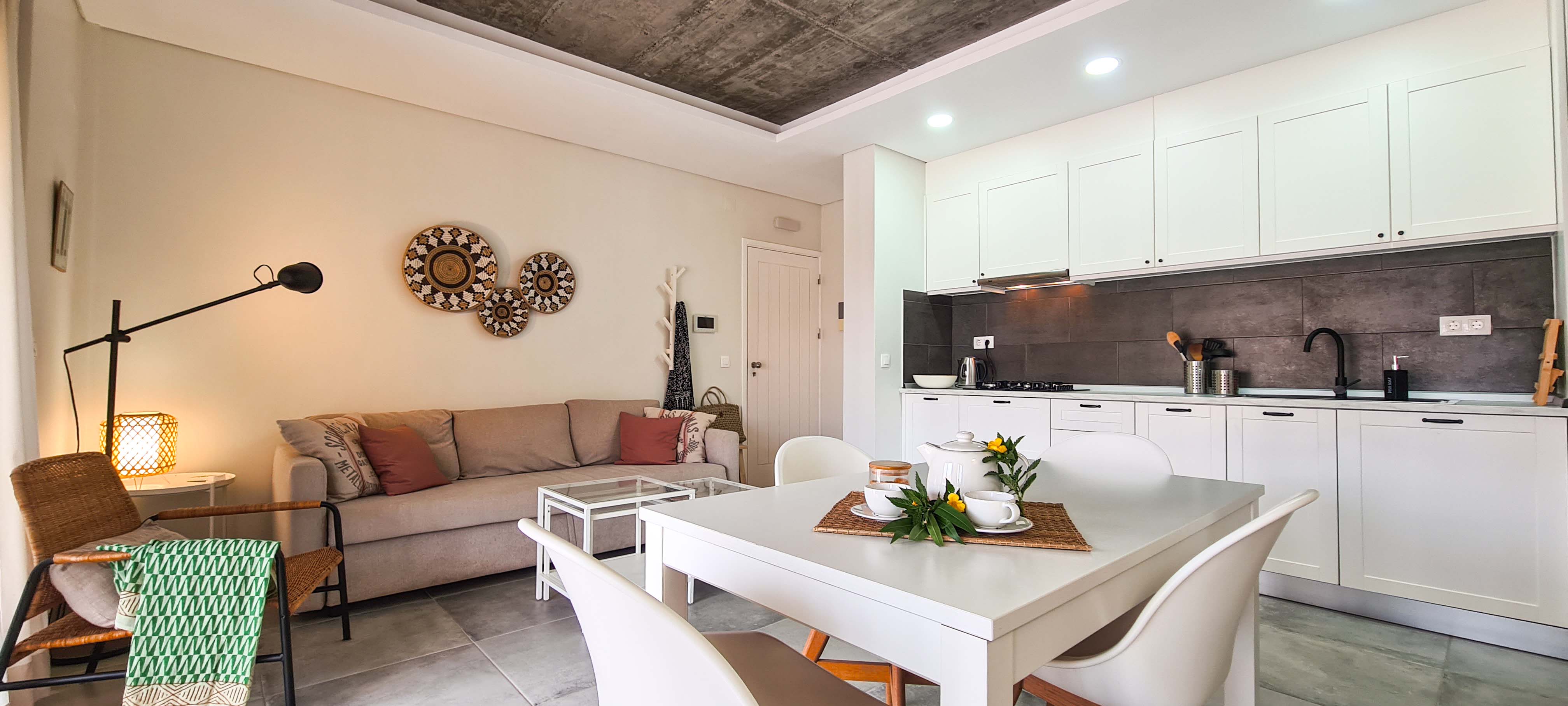 Papaya Apartments Sal Island Cabo Verde, verandah apartment sitting room