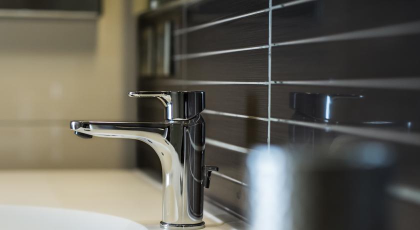 Détail d'une salle de bain de suite a l'appart'hôtel Eclipse, detail in the bathroom of a suite at Eclipse