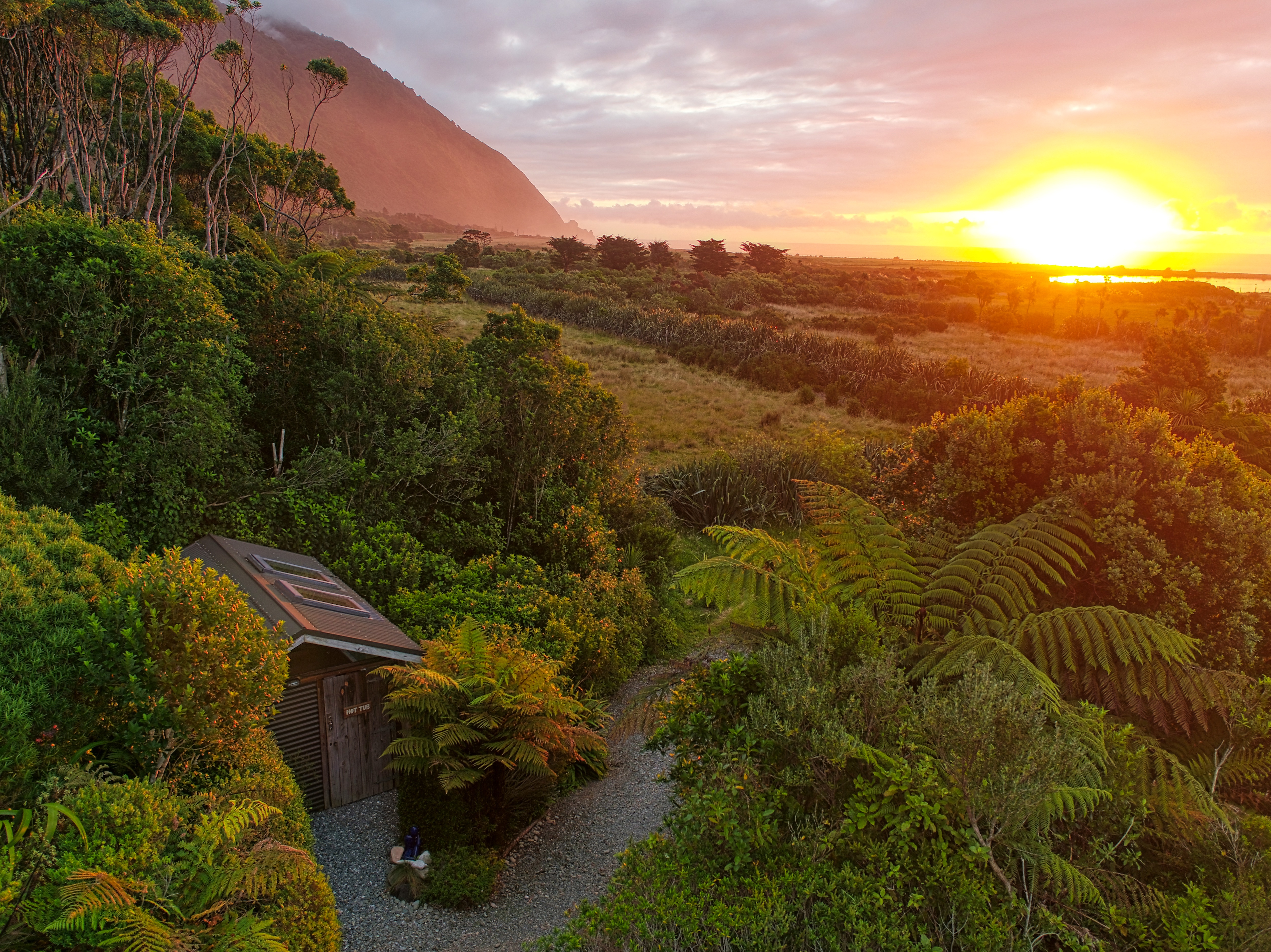 Hot tub Cedar Hot tub Sea views Soak relax