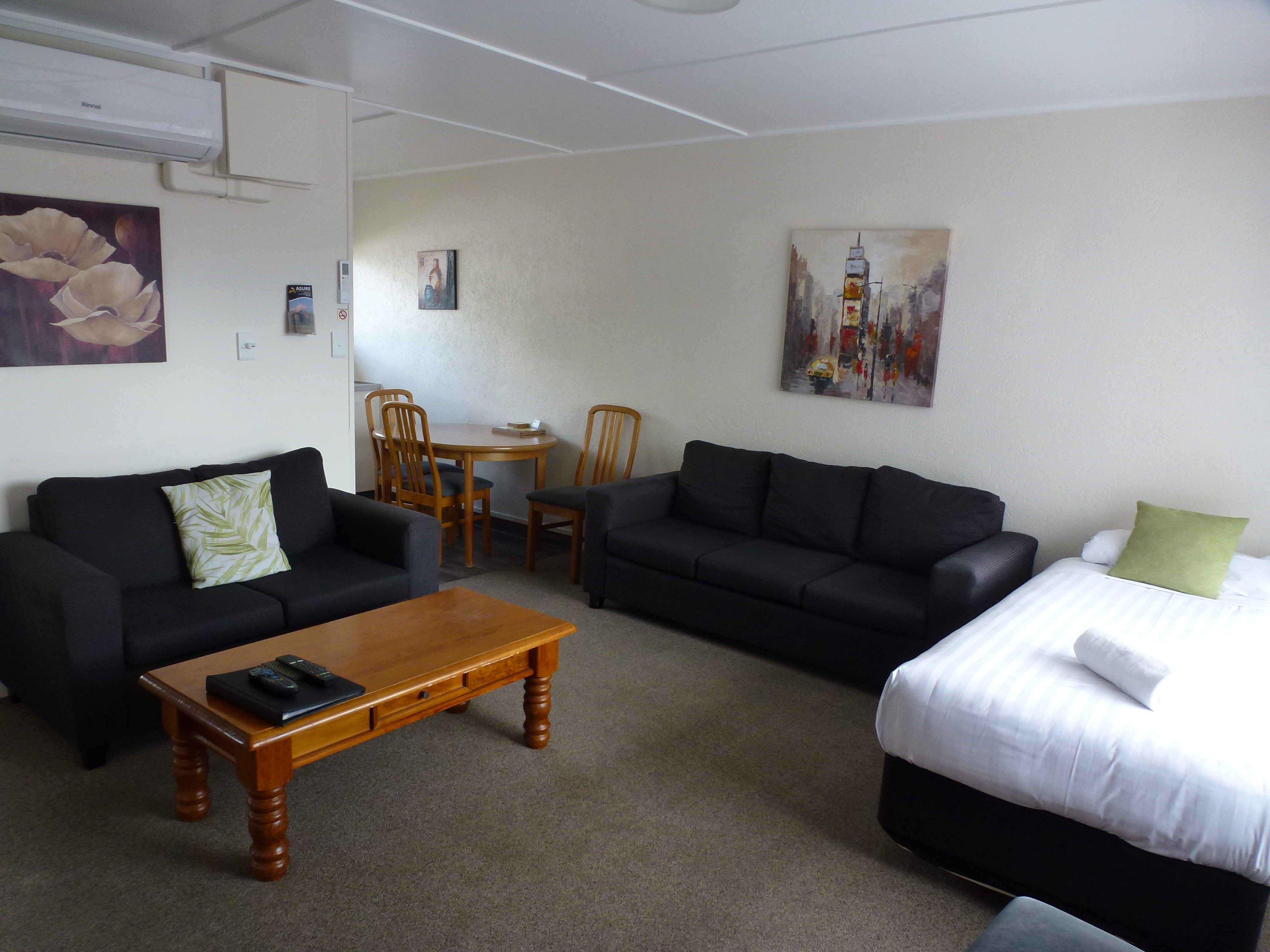 2 bedroom motel room