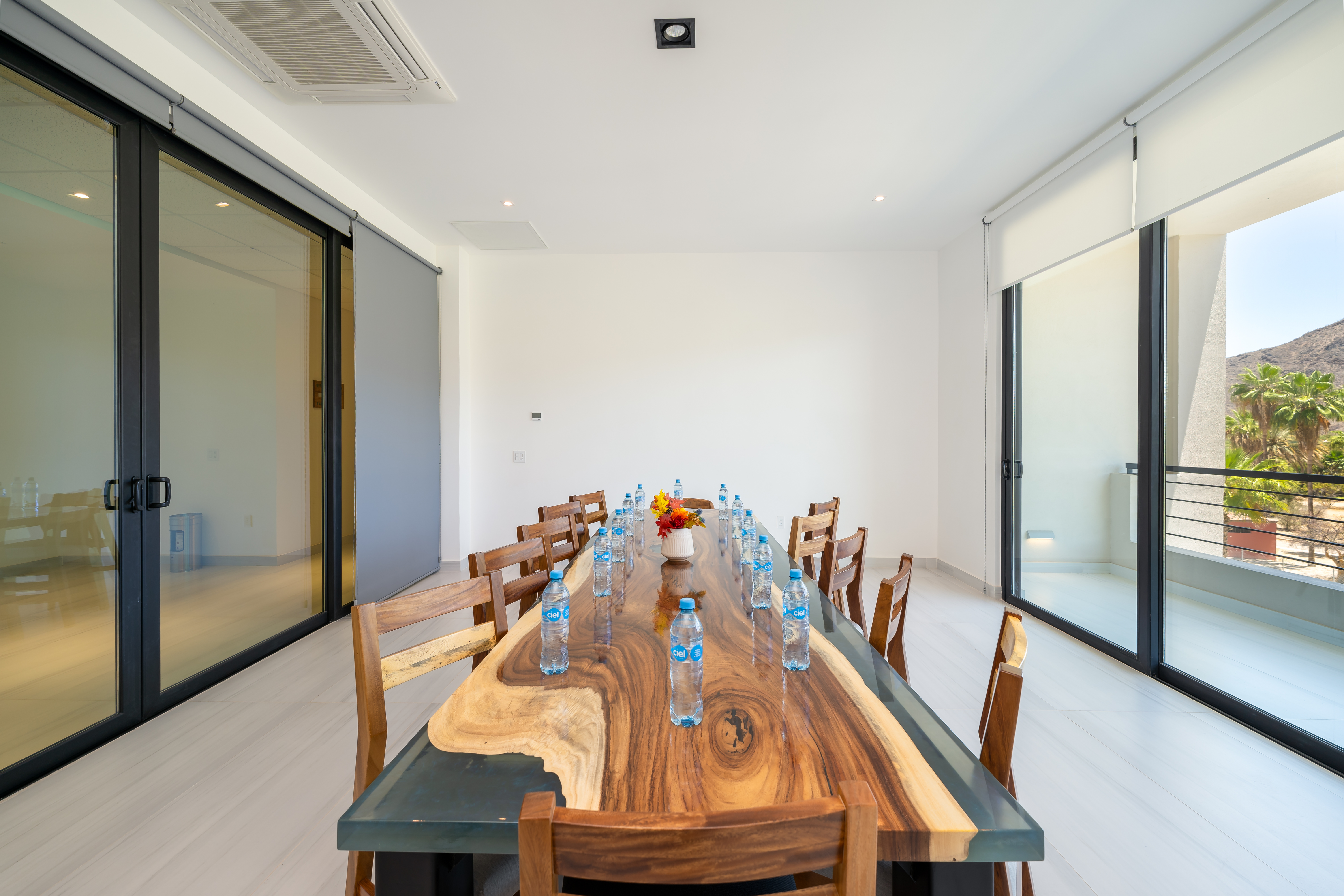 Aventuras Hotel meeting and events room and table