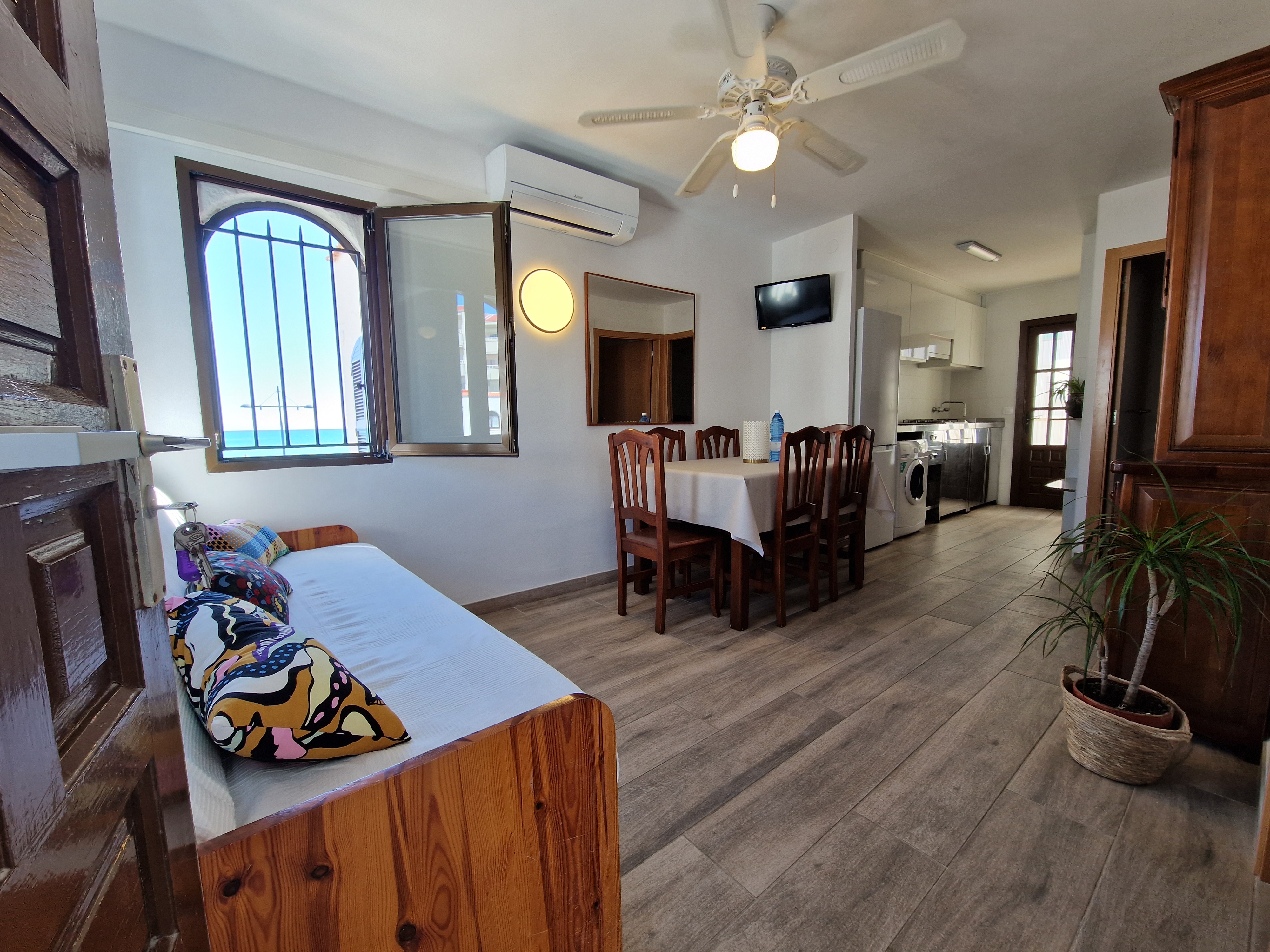 Beachside Planta Primera Comedor