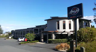 Alpine Lake Motor Lodge