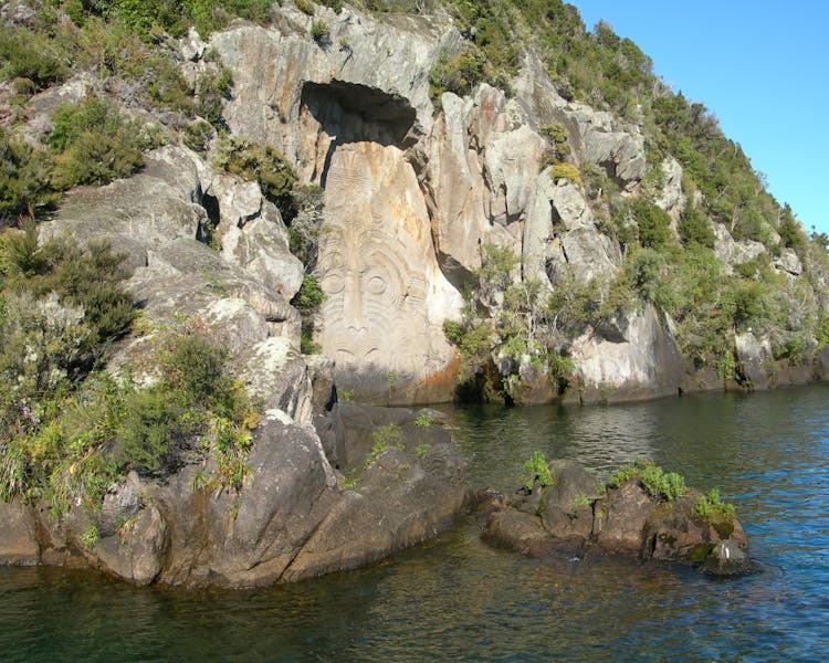 Maori Rock carvings