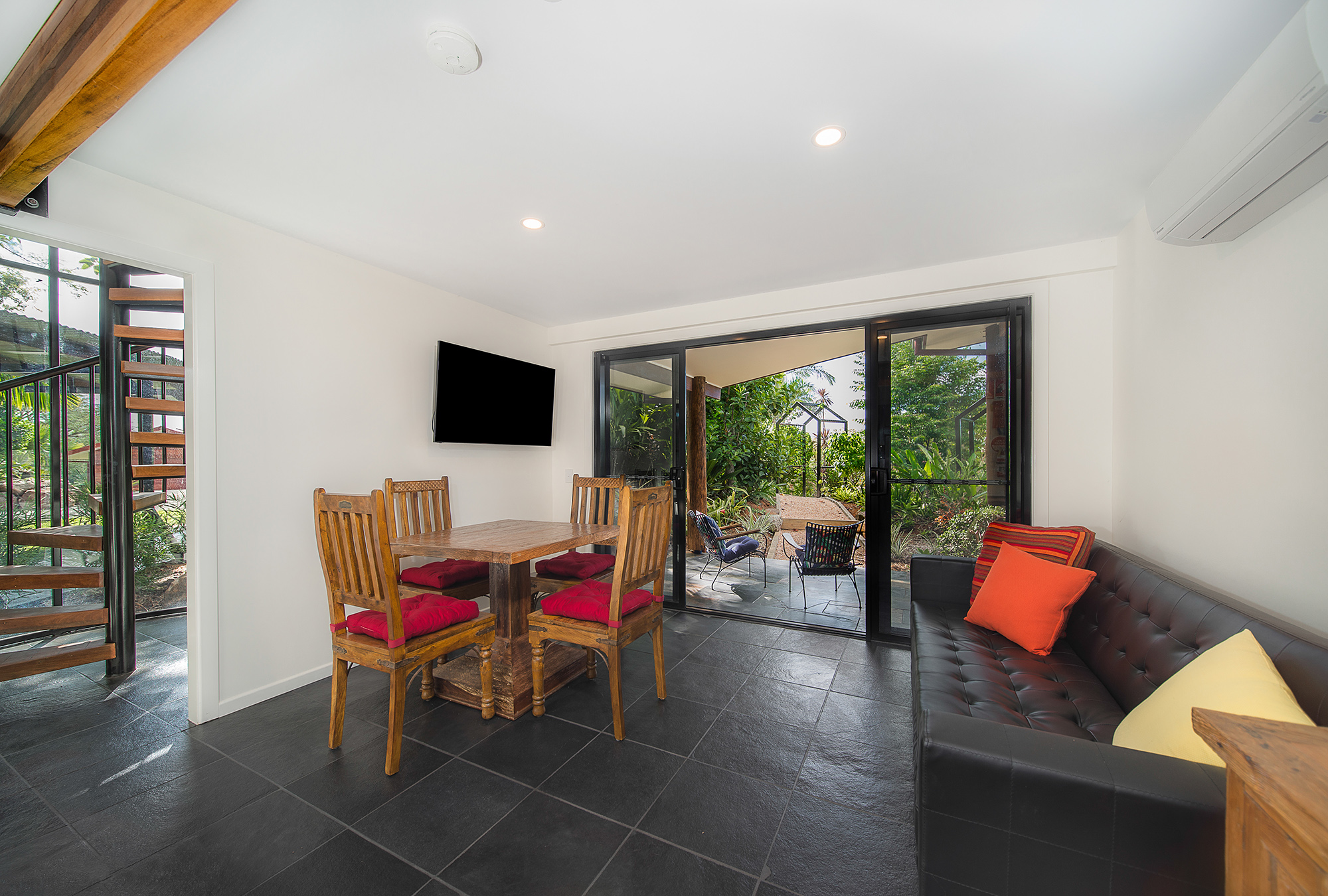 Apartment 1 - Dining / Lounge area