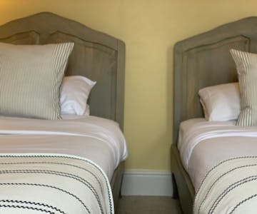 Twin room at the black swan devizes