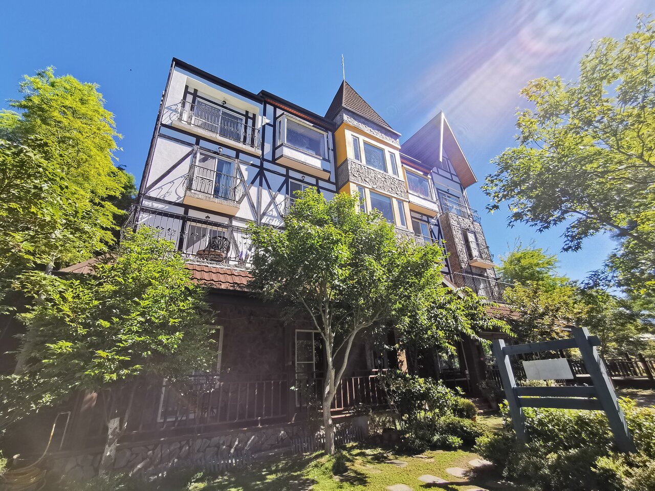 清境民宿清境羊角村庭園或附近景色