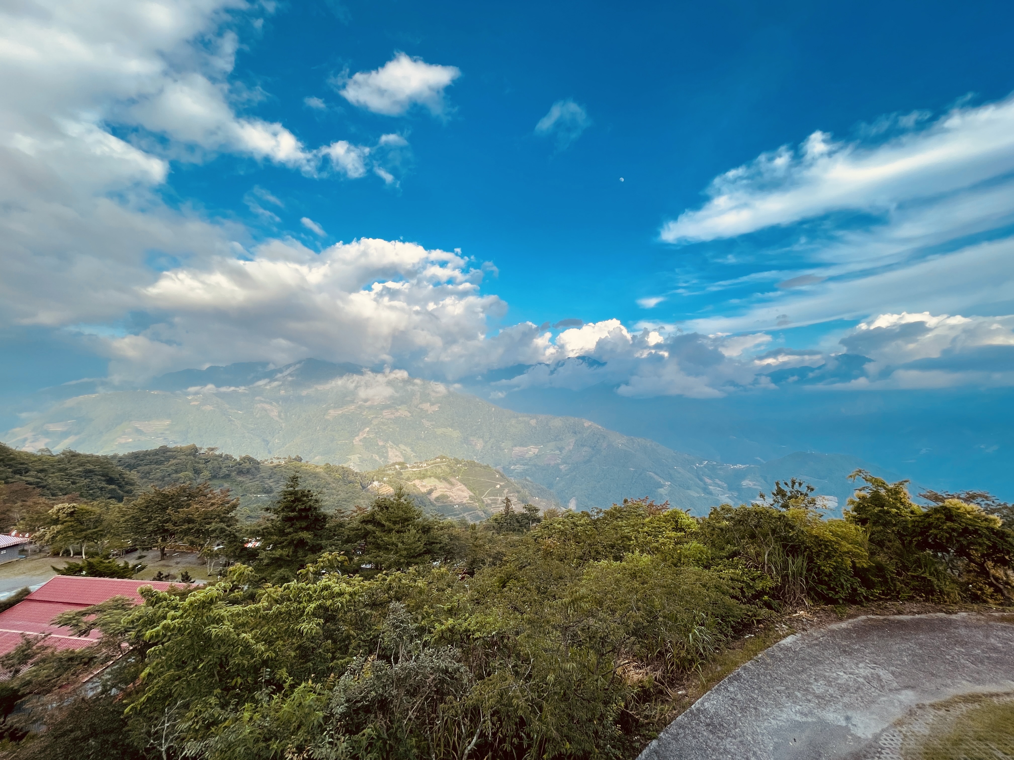 清境羊角村眺望出去的美景