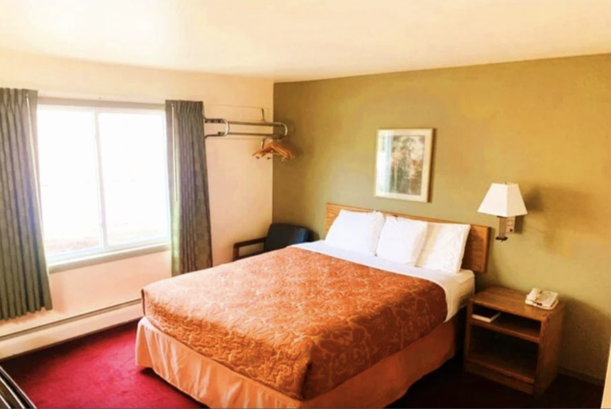 Queen Comfort Single Room