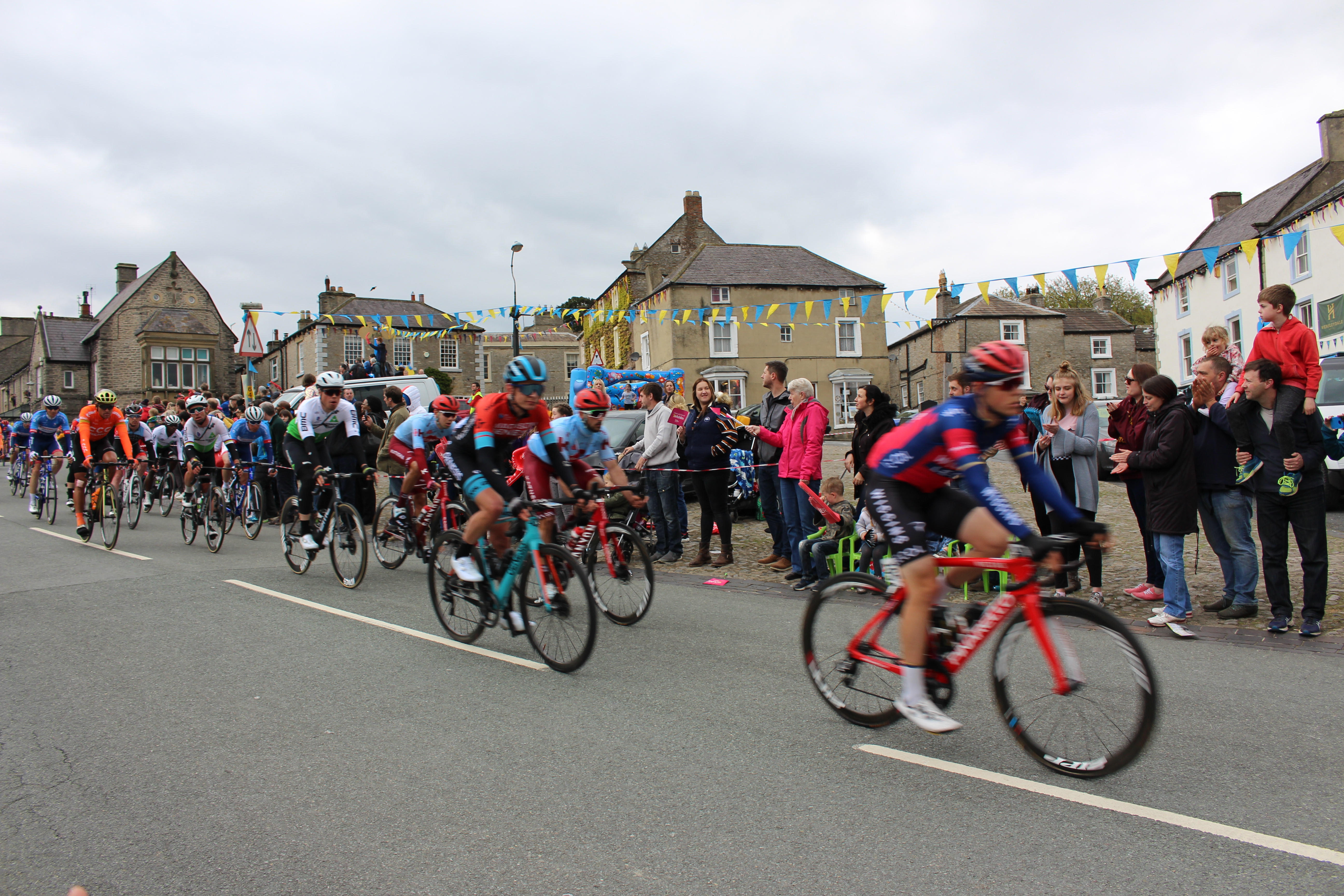Tour de Yorkshire passing The Wensleydale Hotel, Middleham. Cycling in Middleham, Wensleydale, Yorkshire Dales