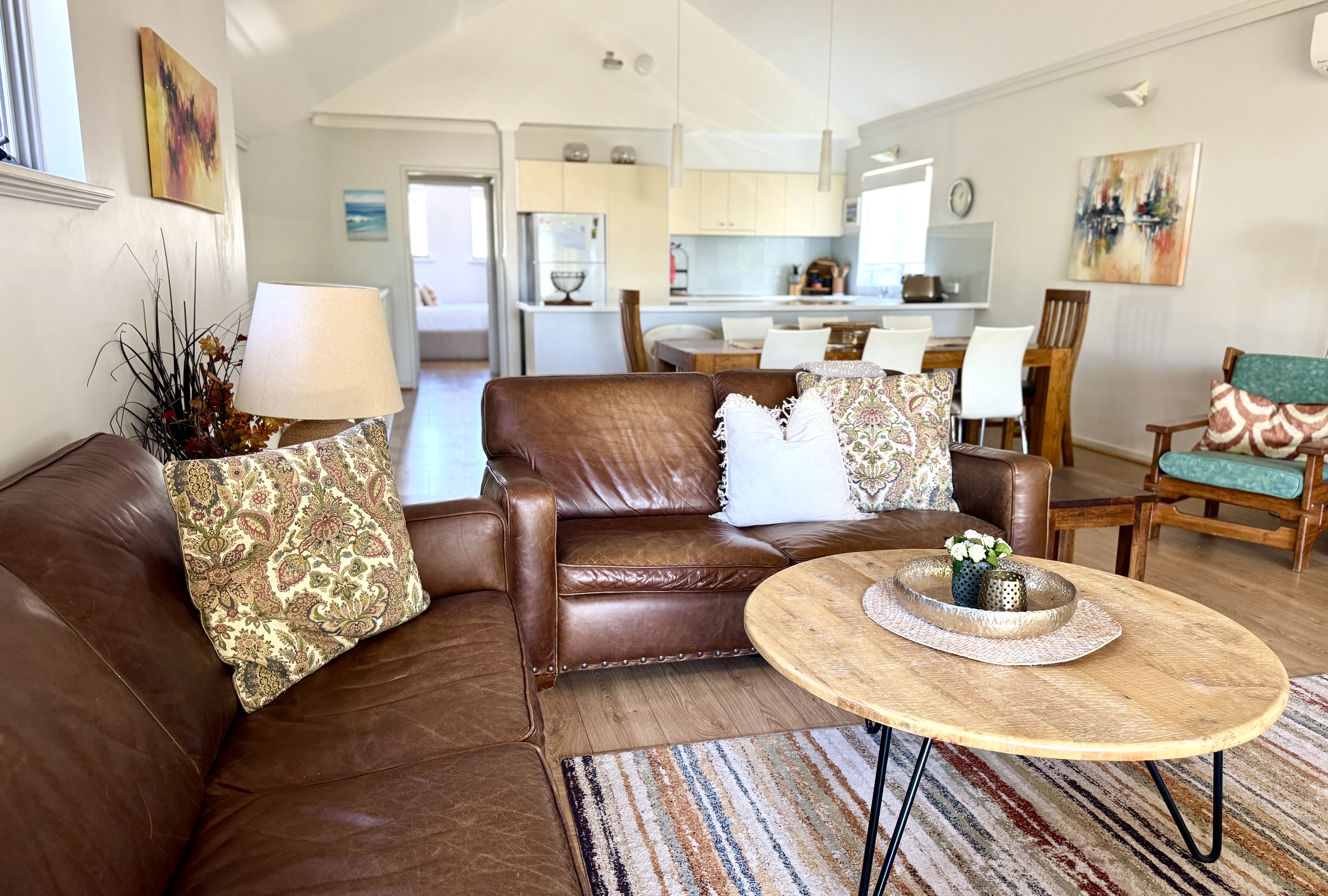 Executive Break Beach House with ocean views and outdoor spa