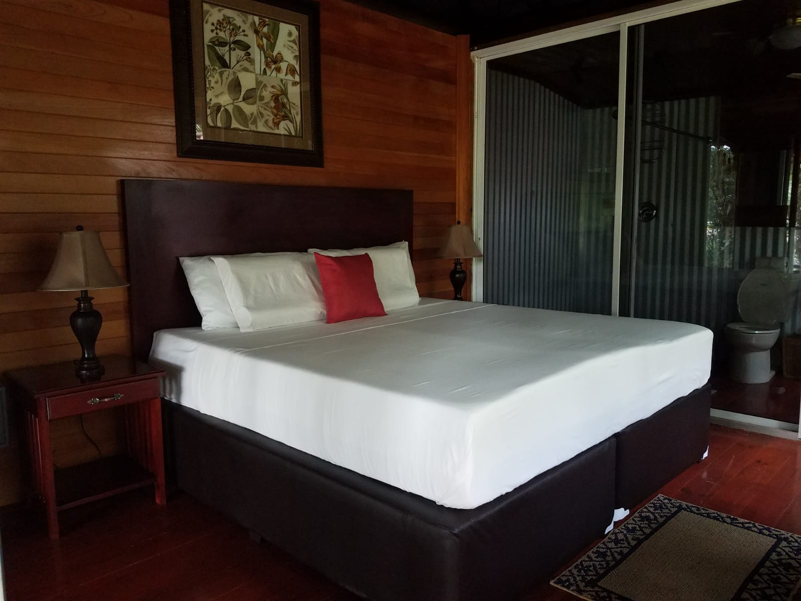 Cohune Villa upper level - king bedroom