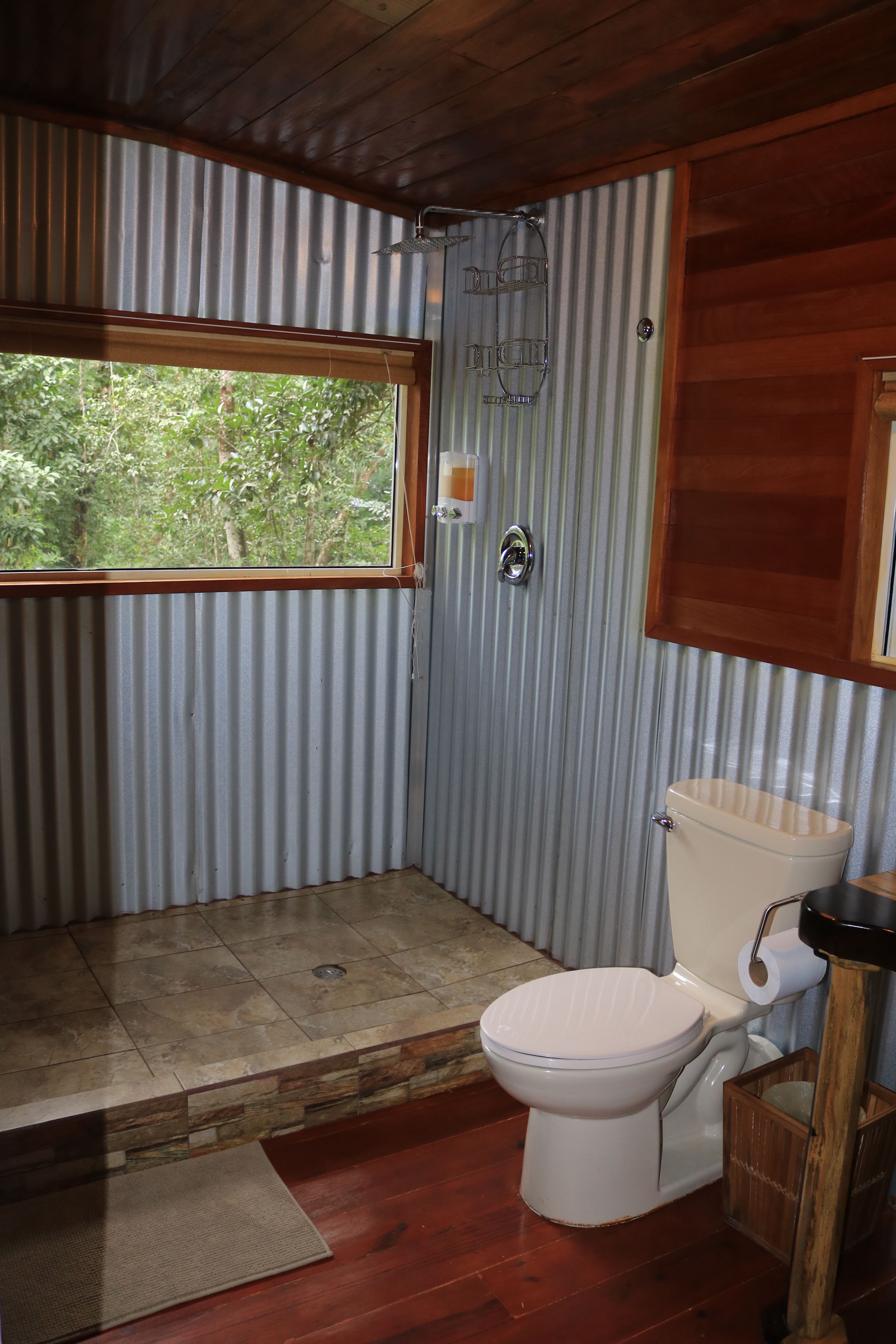 Cohune Villa uper level bathroom