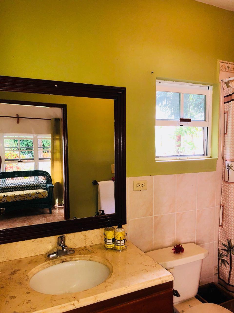 Croton Bungalow @ Kiki Witz - bathroom