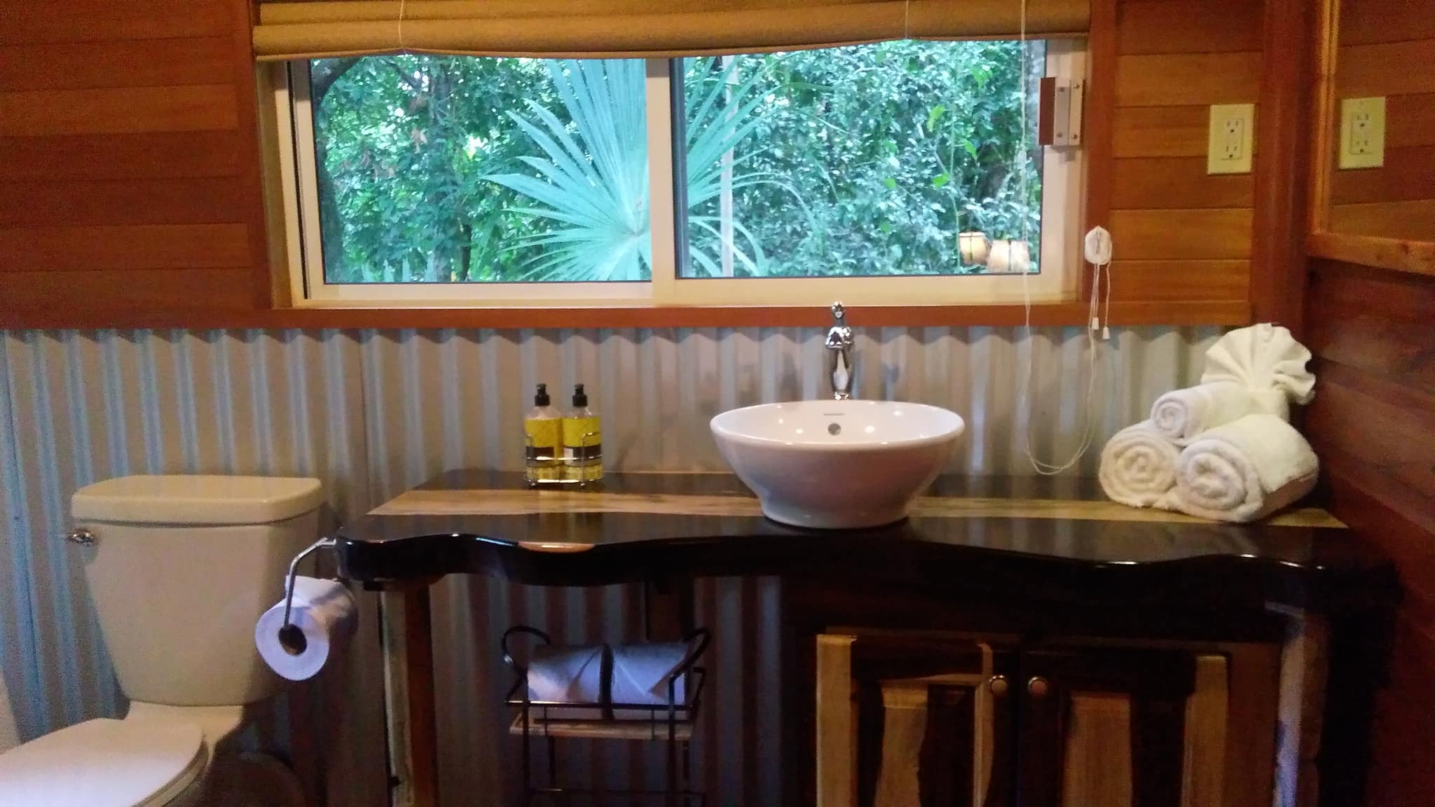 Cohune Villa - bathroom