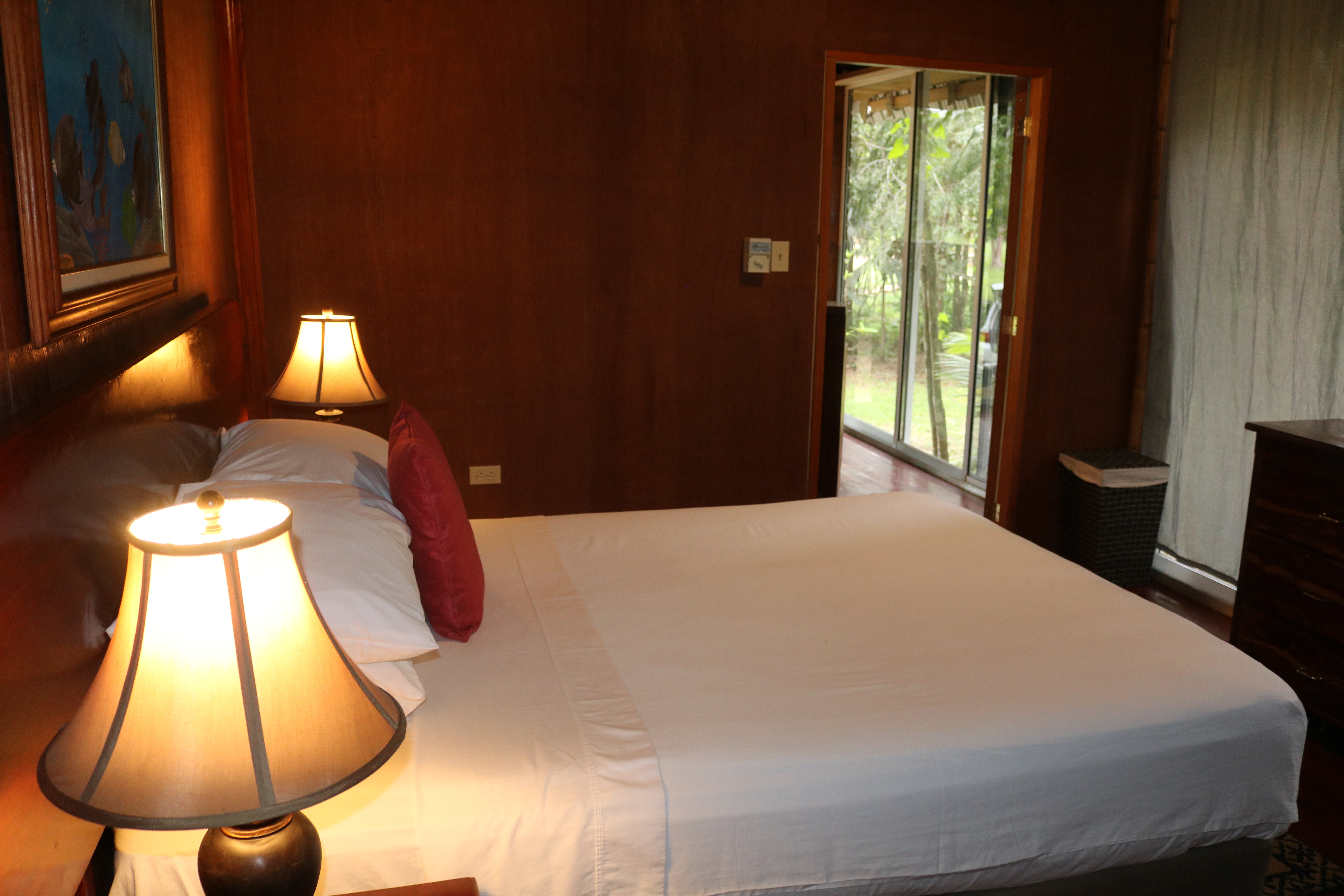 Cohune Villa upper level - queen bedroom