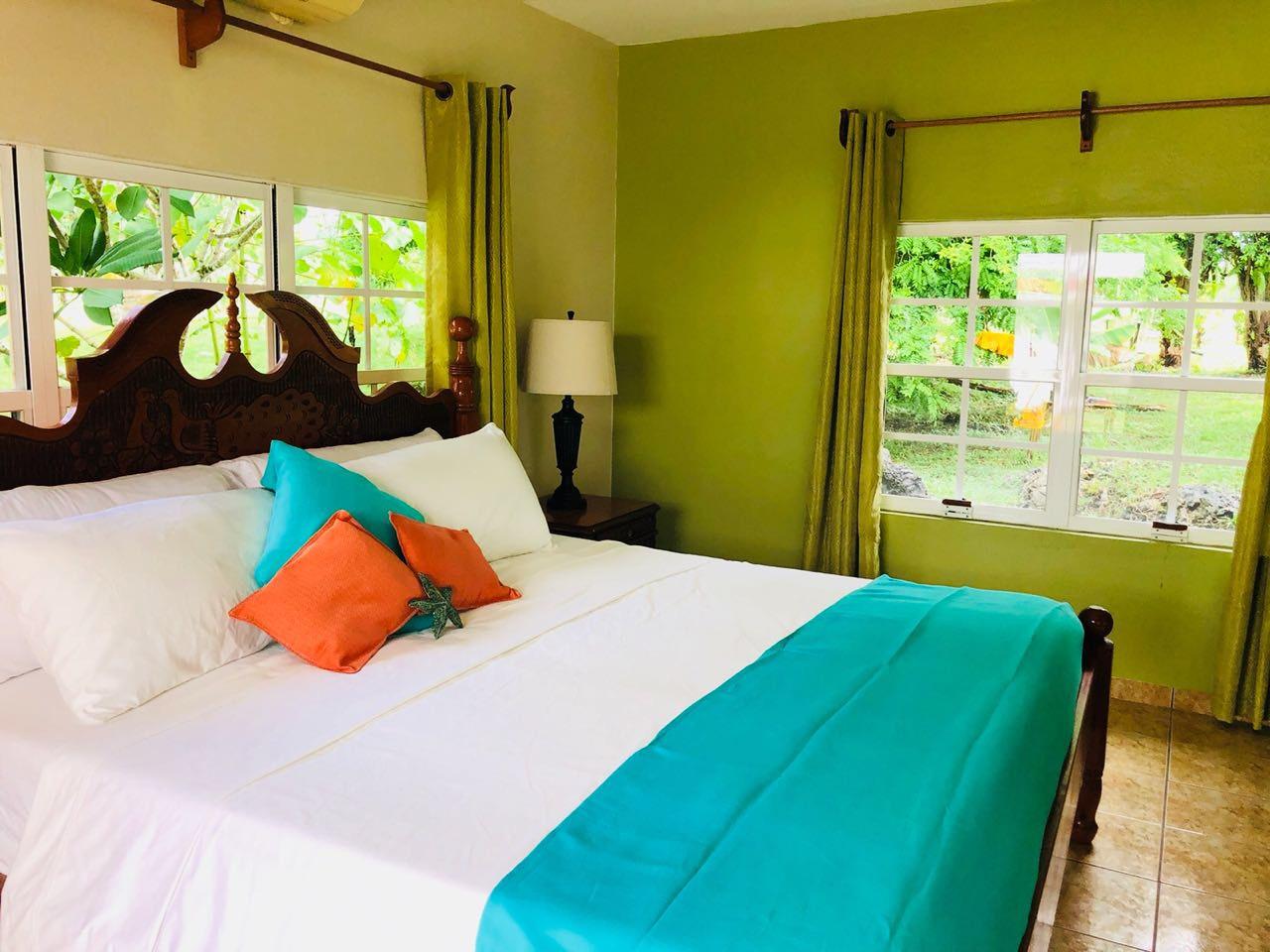 Croton Bungalow @ Kiki Witz - king bedroom