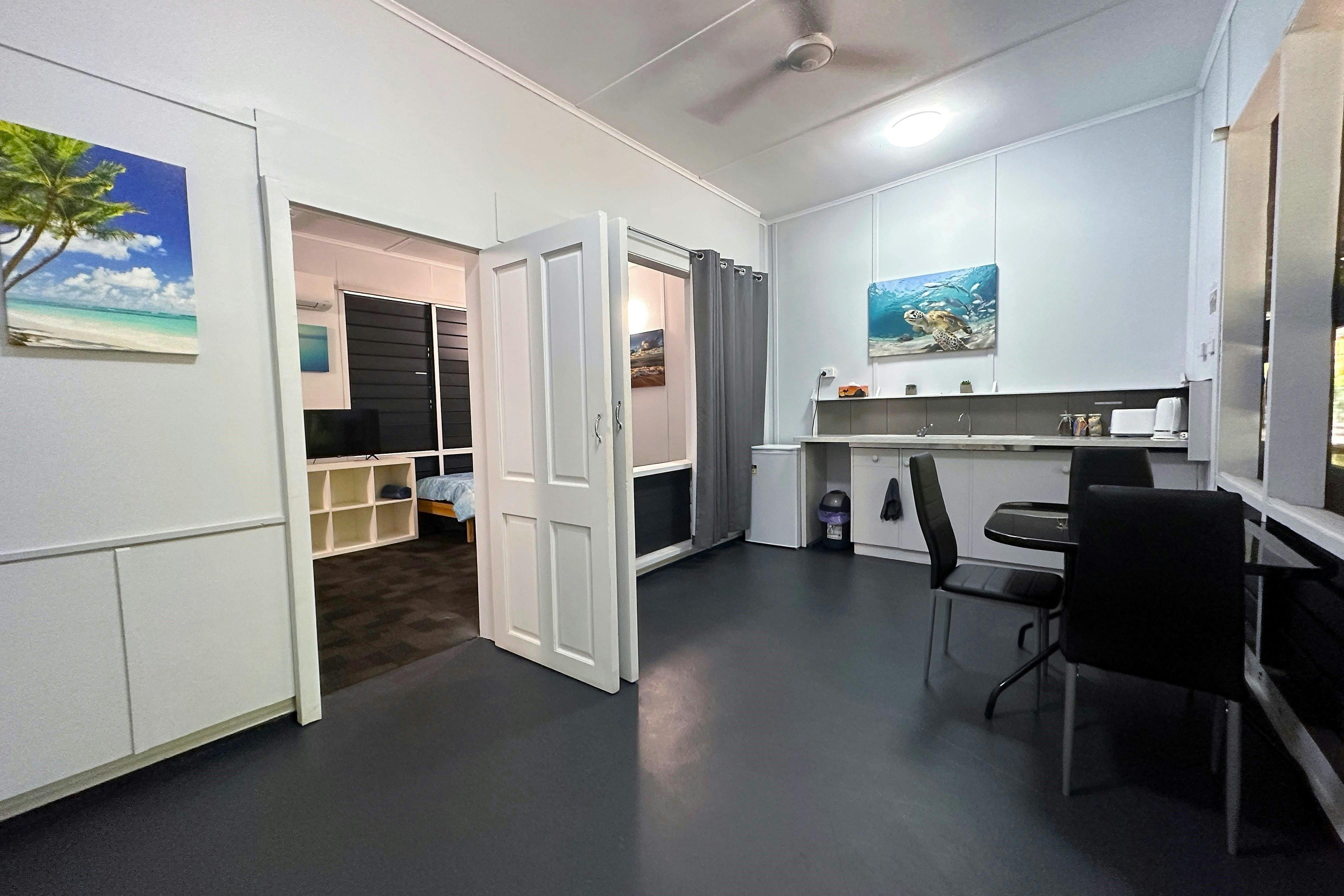 Self-Contained Unit at Golden Sands Retreat, Wagait Beach, NT, Kitchenette