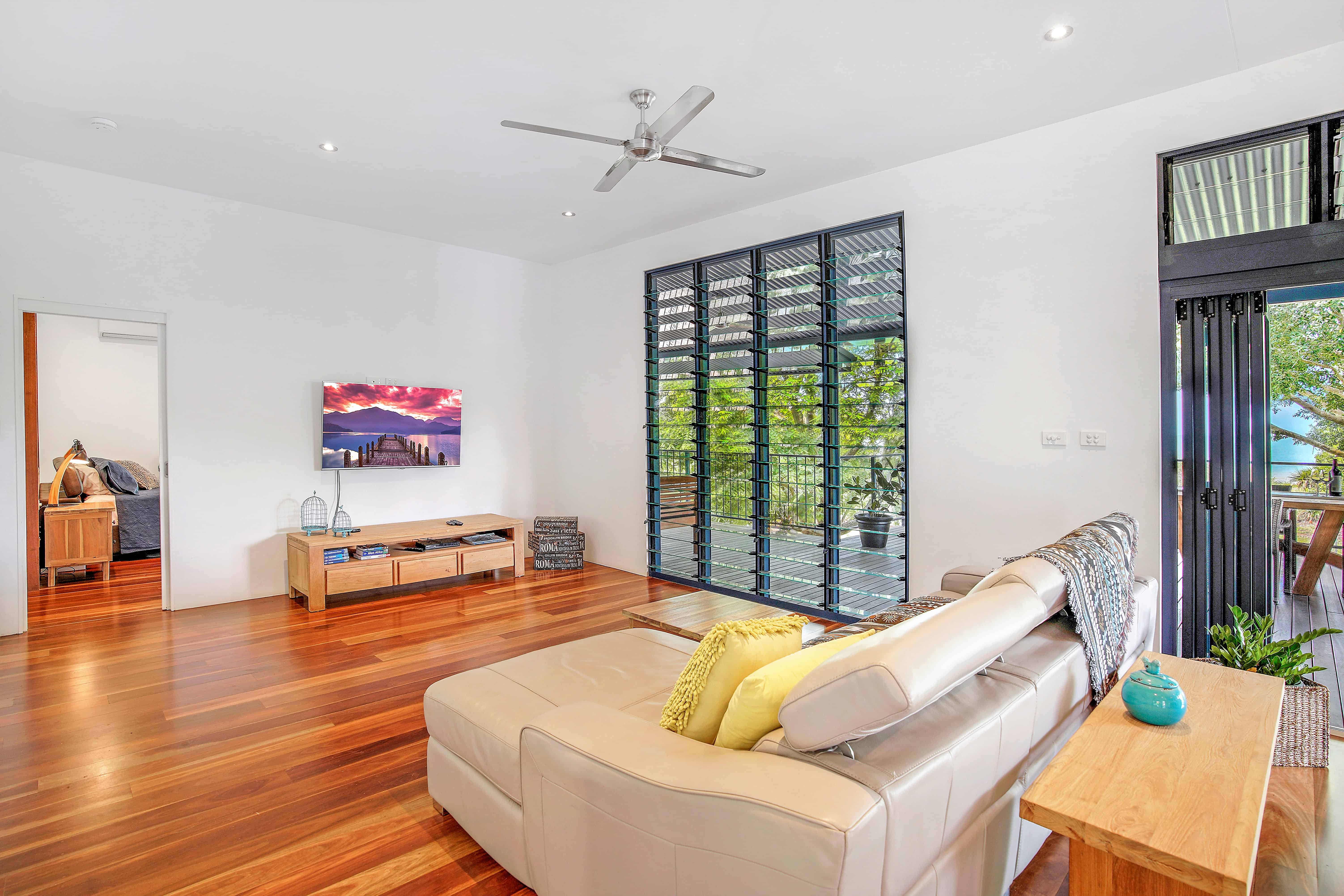 Golden Sands Lounge Room with Sea Views, Wagait Beach, NT