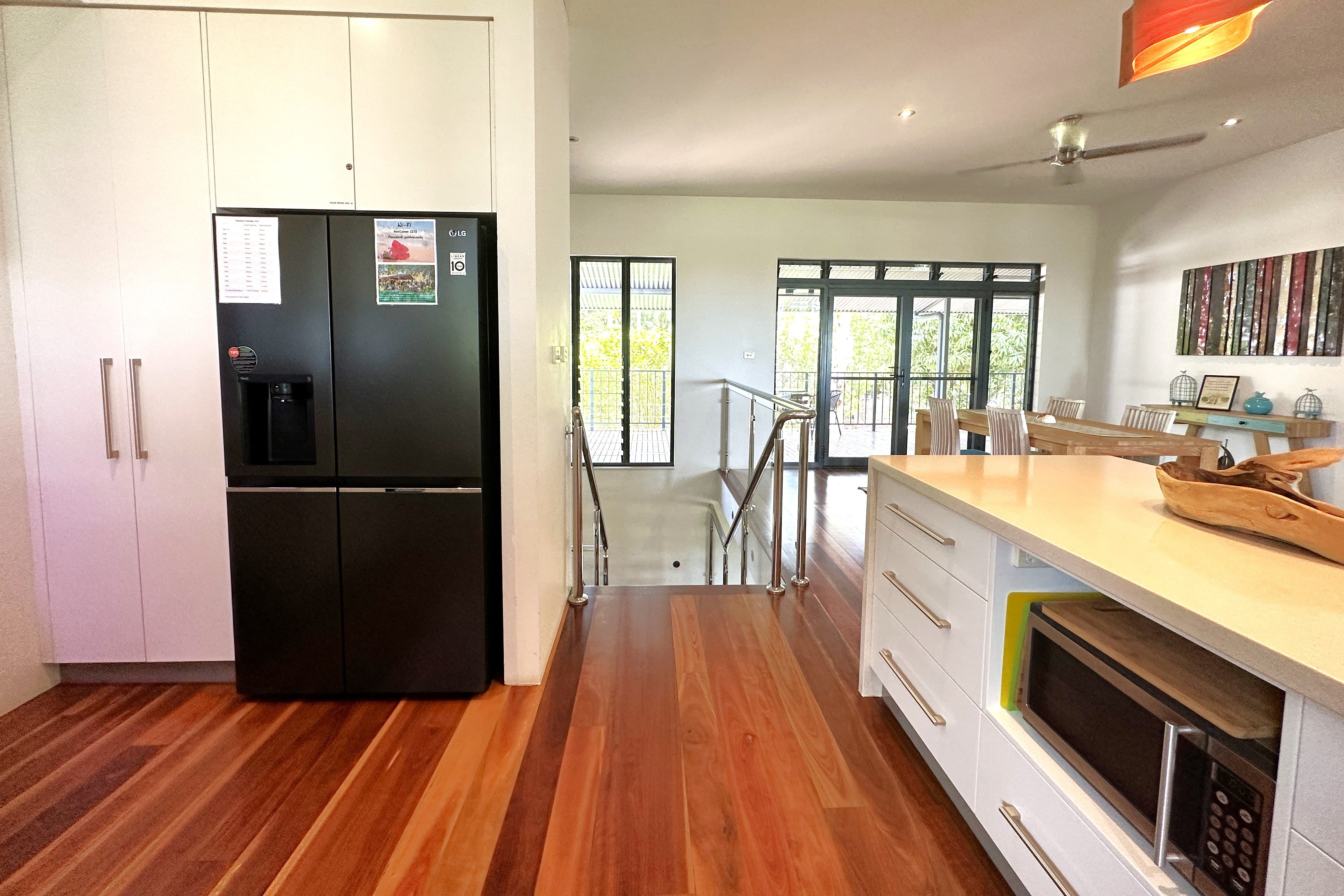 Fully equipped kitchen with Fridge Ice and Fresh Water Dispenser