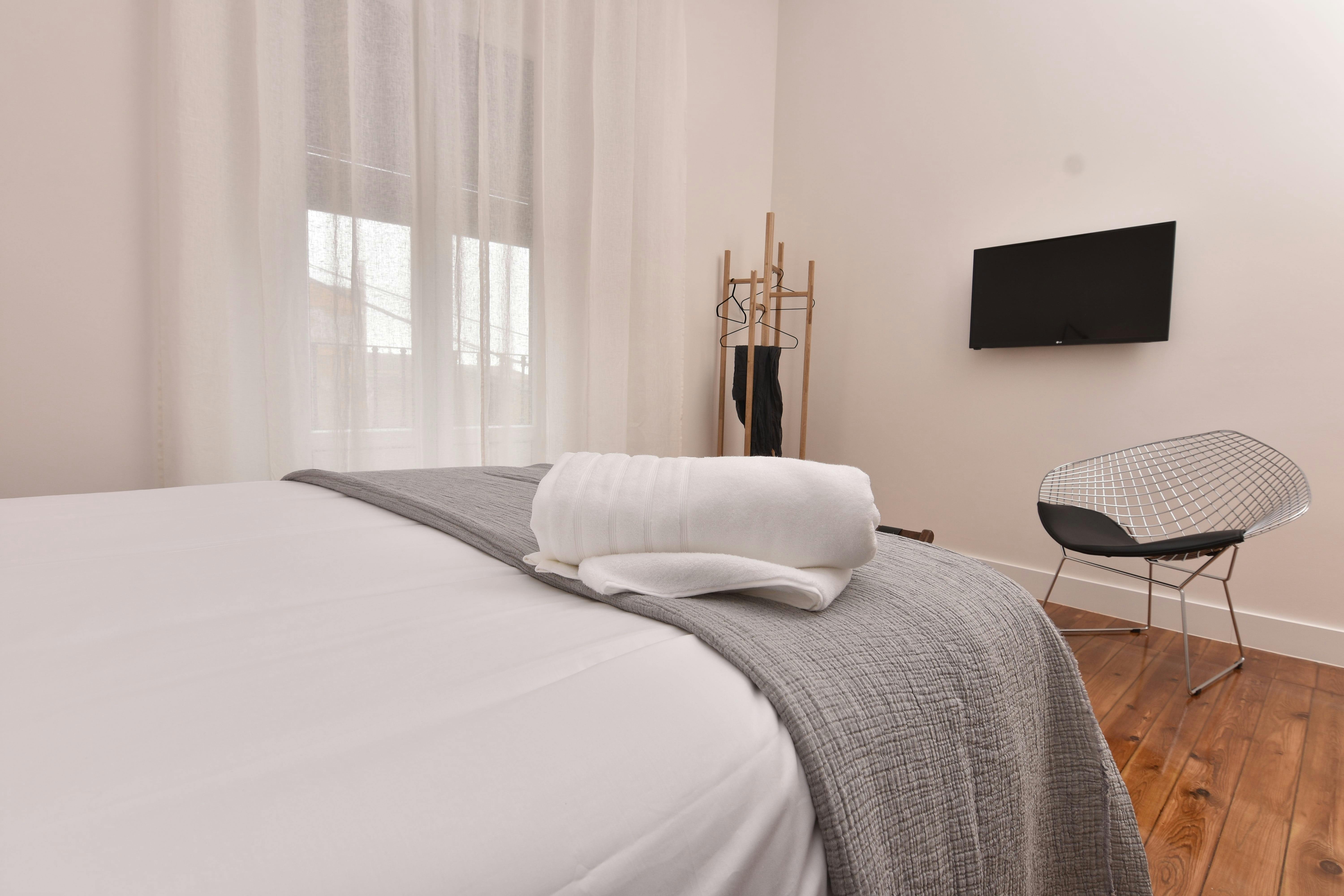 Double Room with balcony overlooking the street. 6 | Sanmartina Hotel