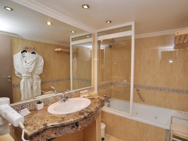 Bathroom / Salle de bain Best western Casablanca
