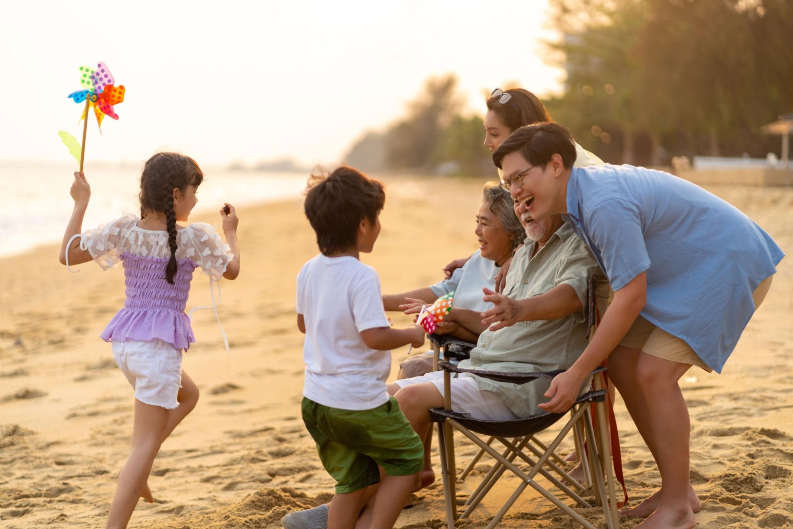 golden_palm_tree_parents_day_gourmet_getaway