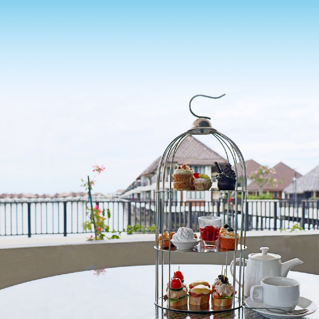 golden_palm_tree_english_afternoon_tea