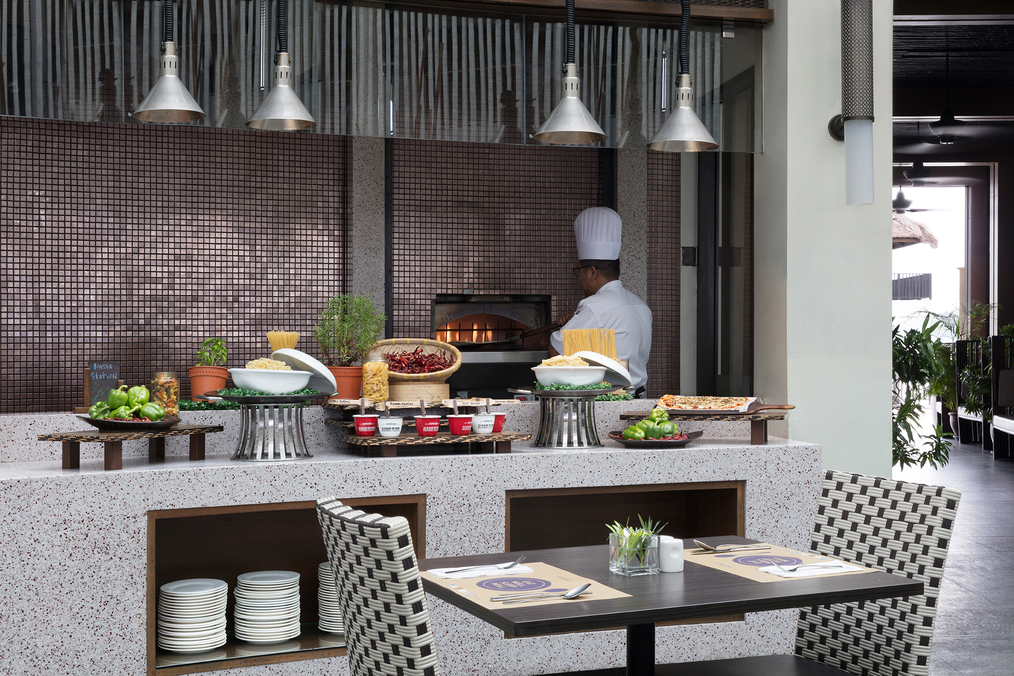 golden_palm_tree_bila-bila_restaurant