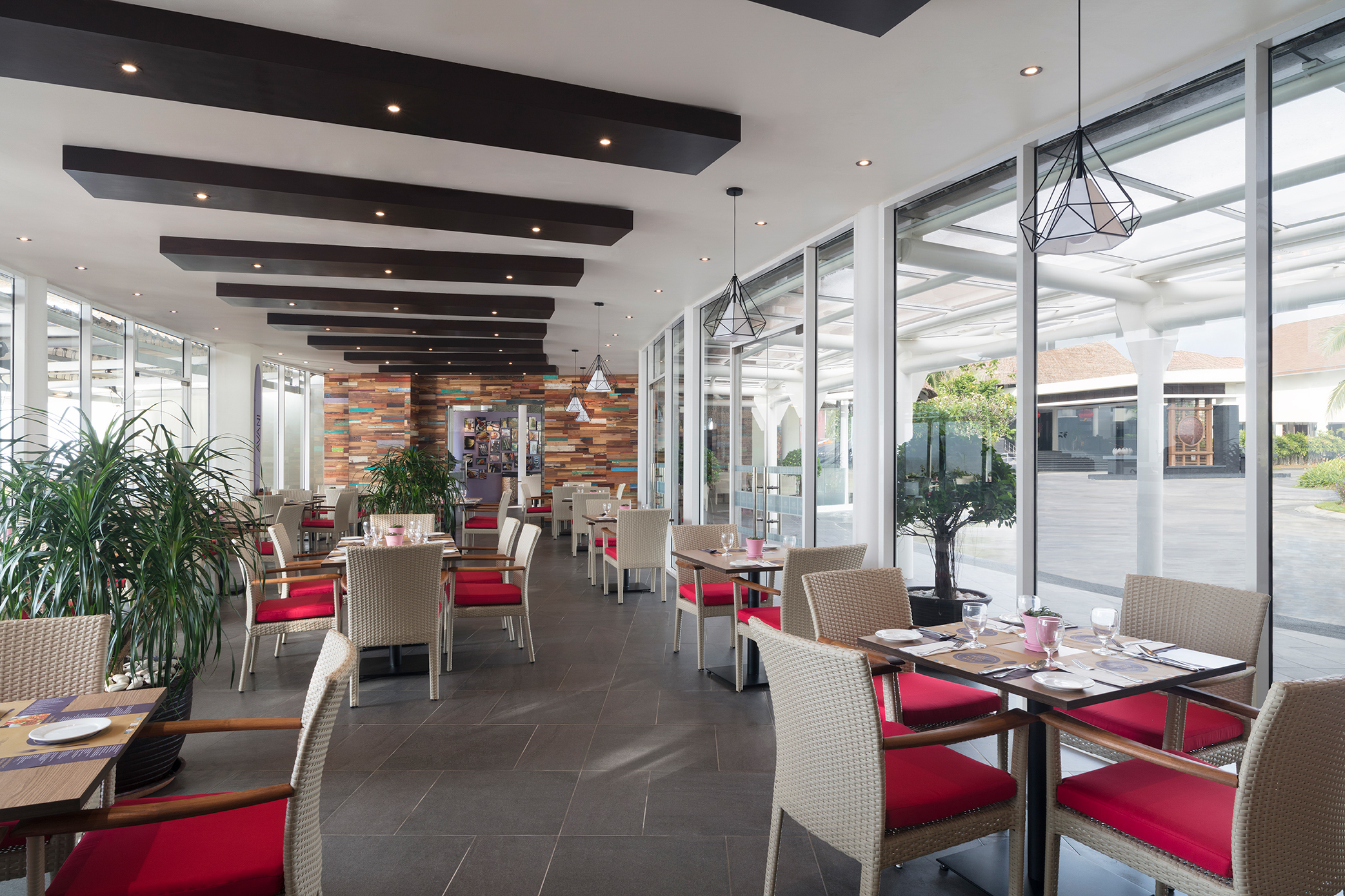 golden_palm_tree_sepoi-sepoi_restaurant