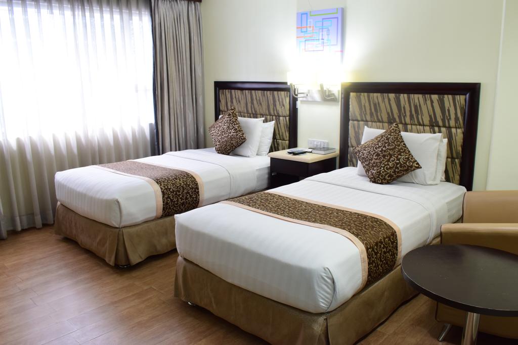 Home Diamond Suites And Residences