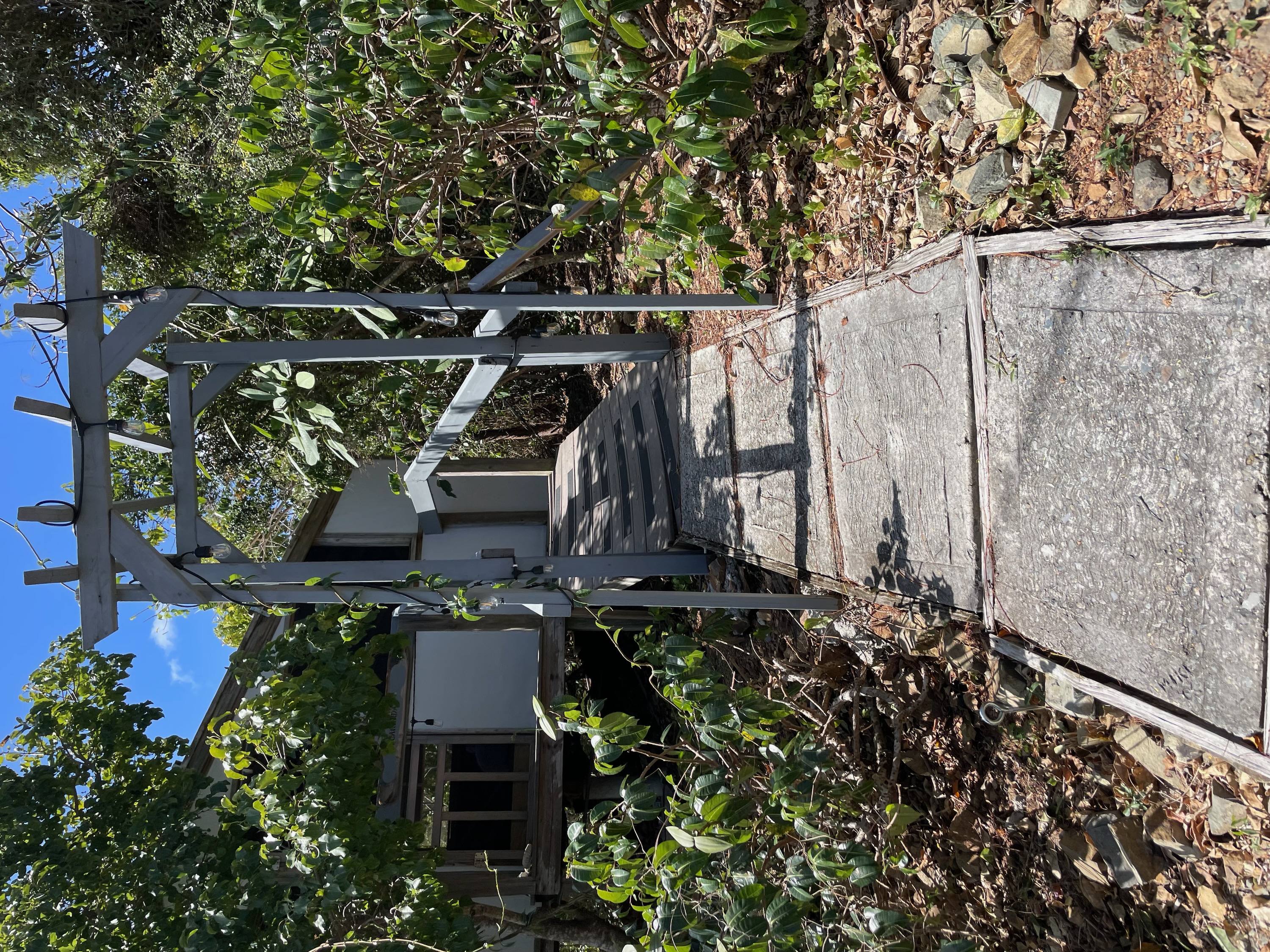 Seaview Cottage - Queen Bed w/ Double Futon