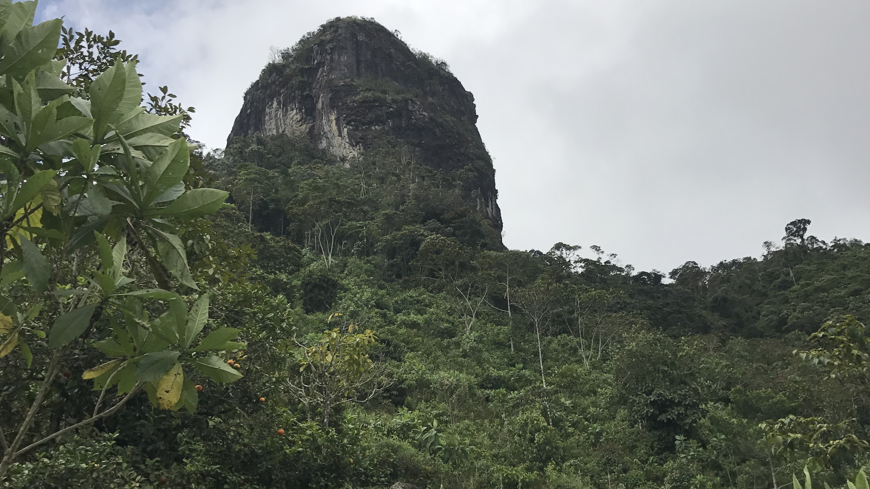 Perfil piedra El Tabor · El Tabor monolite profile, San Carlos, Antioquia