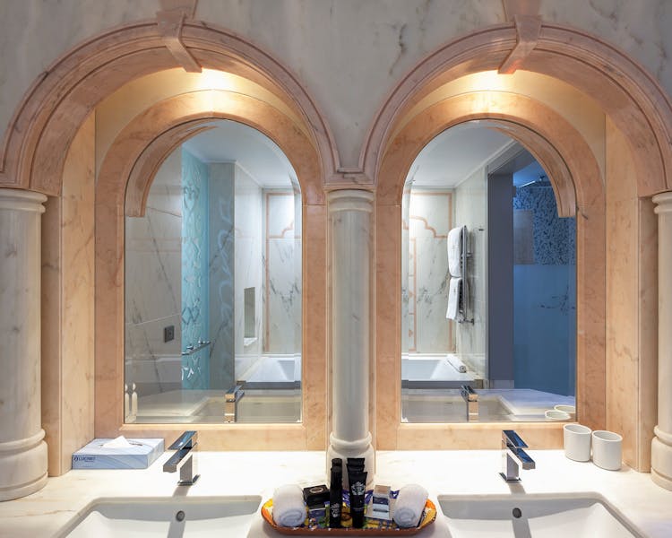Marble bathrooms and rooms in Portugal