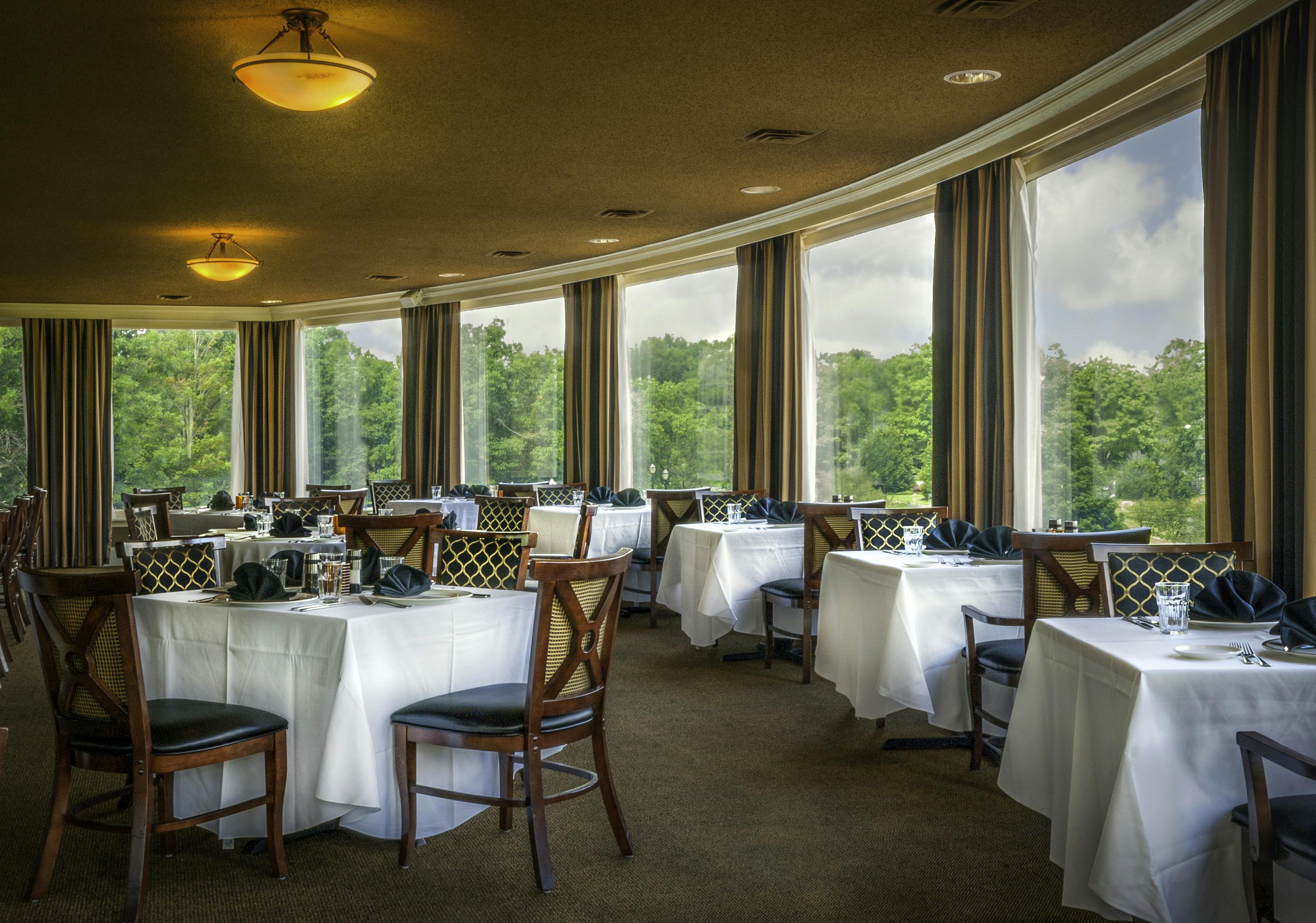 Glade's Grill & Bar The Resort at Glade Springs