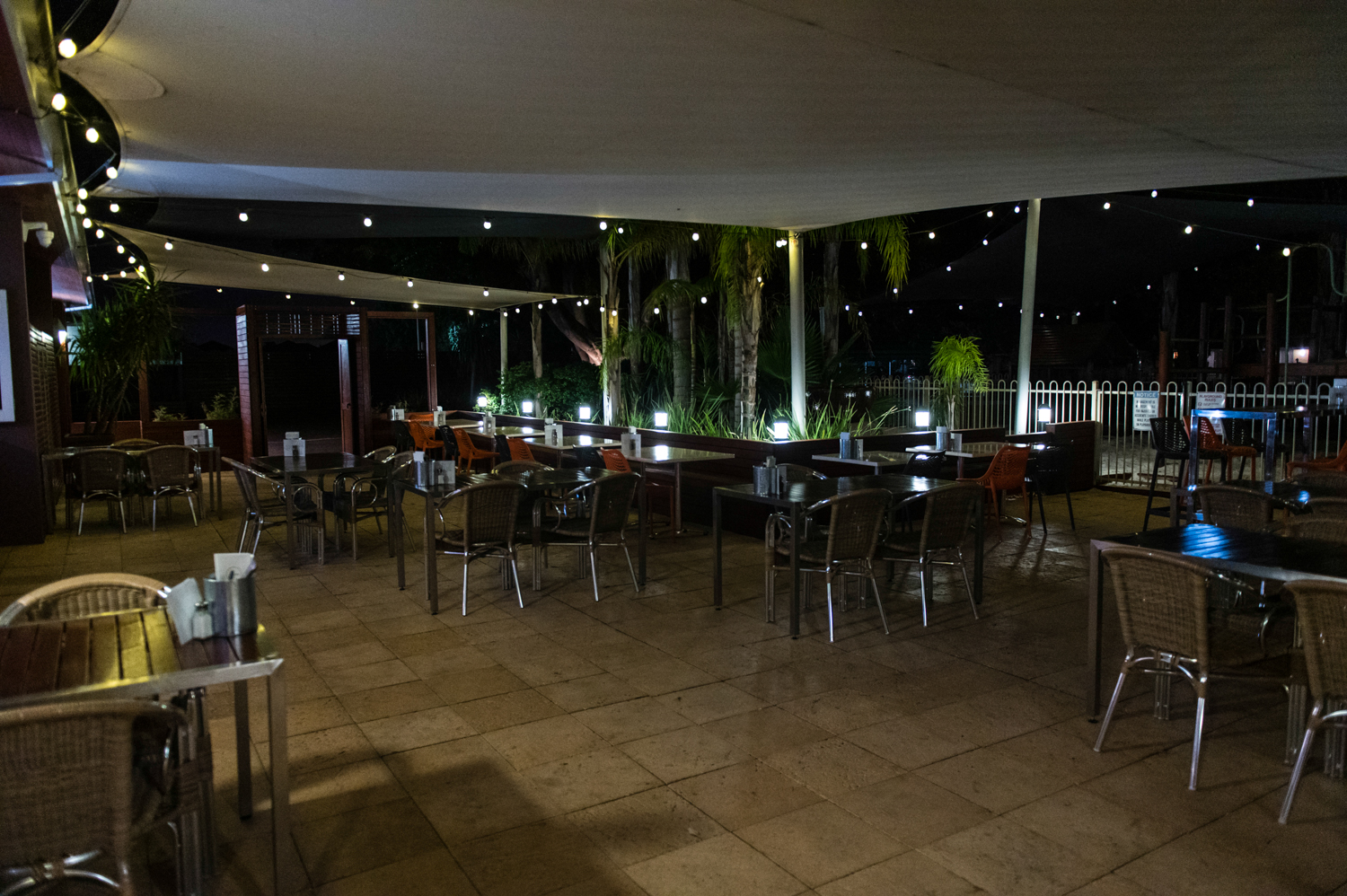 Alfresco dining in Wattle Grove Perth