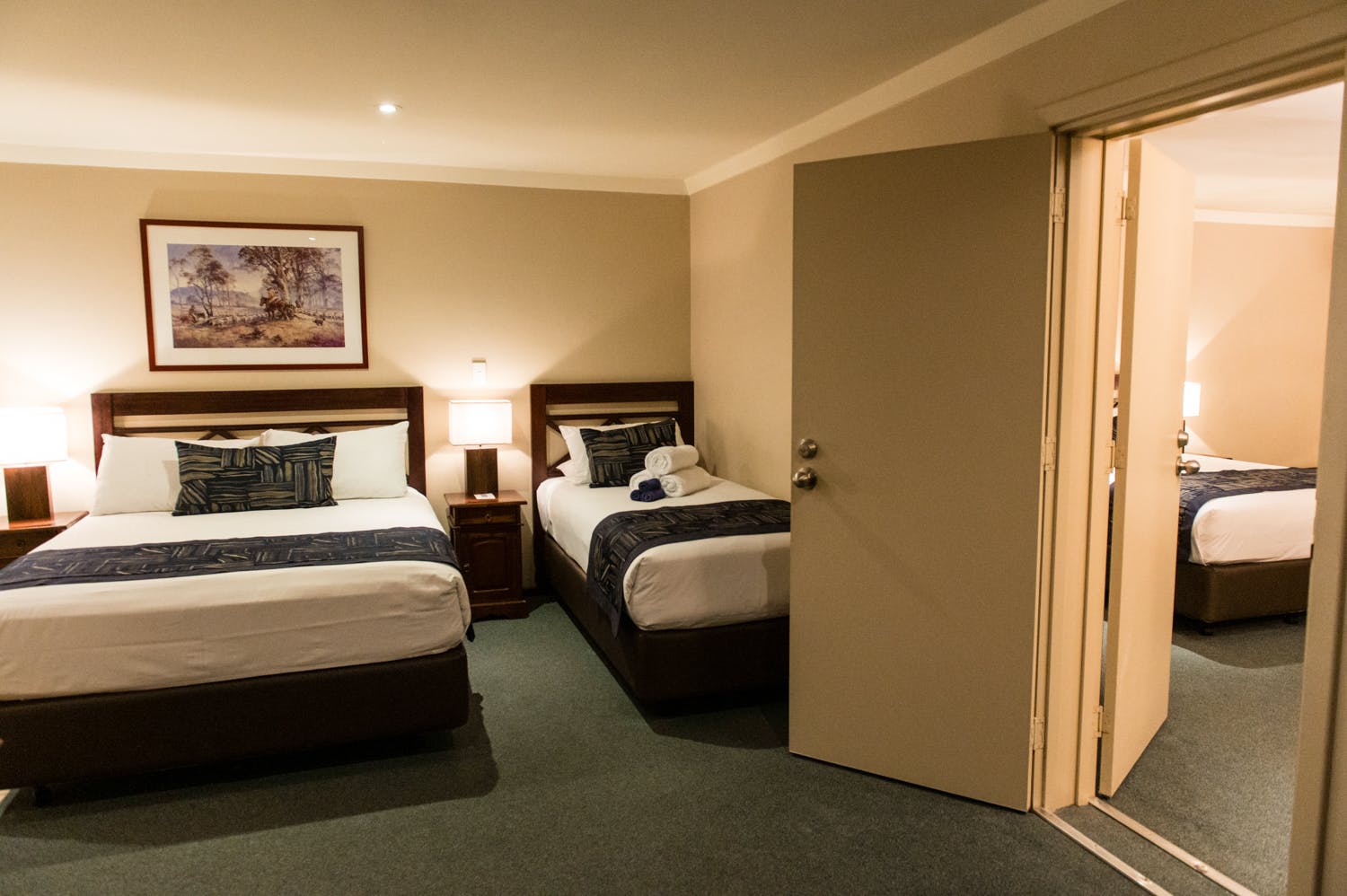 What Is an Adjoining Hotel Room?