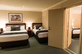 Adjoining rooms near Perth airport, sleeps 6