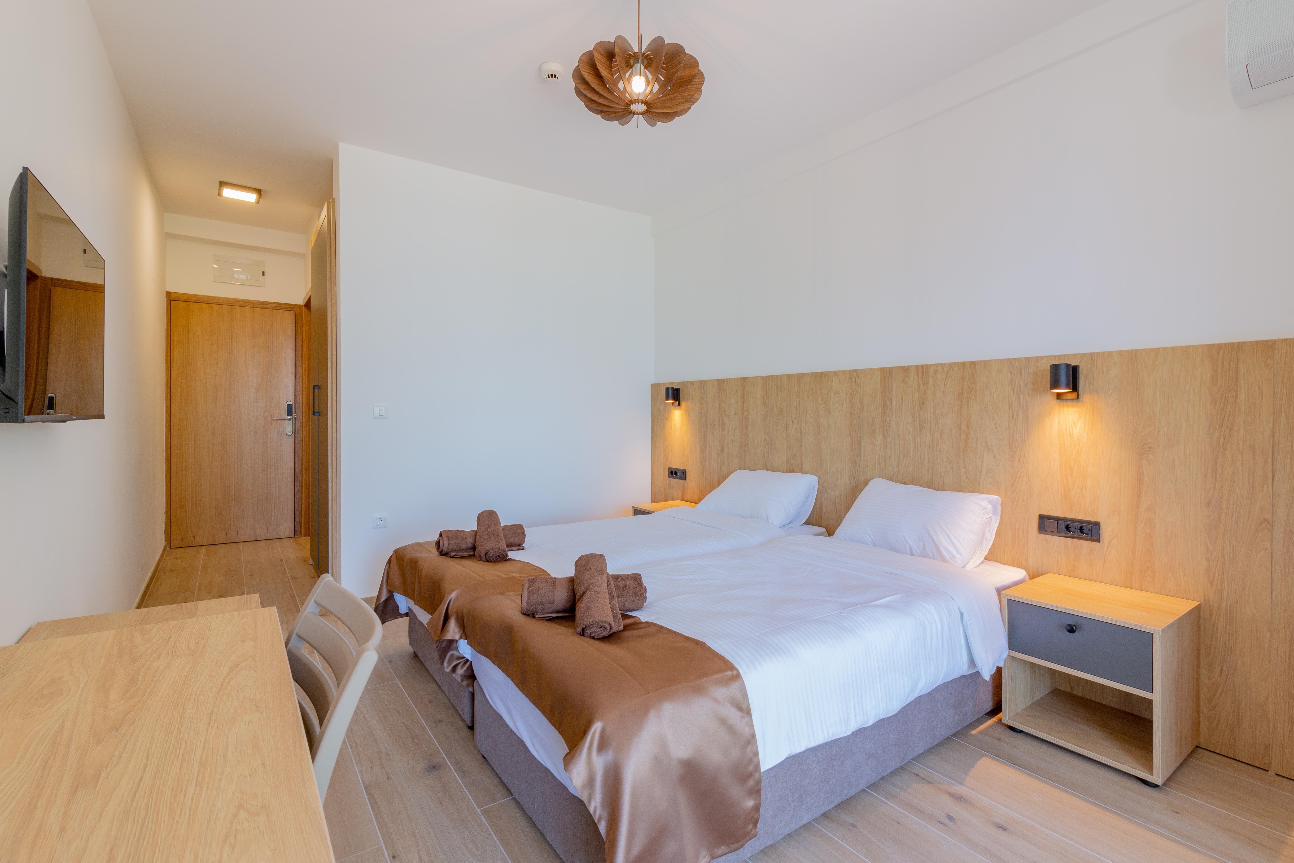 Double Room with Lake View - Ground floor