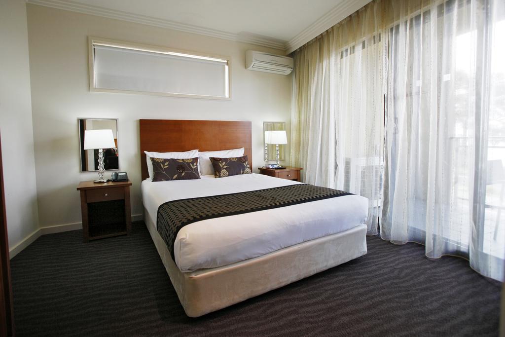 Home Quality Hotel Bayside Geelong - 