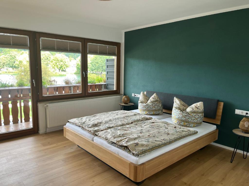 Doppelzimmer mit Seeblick 1