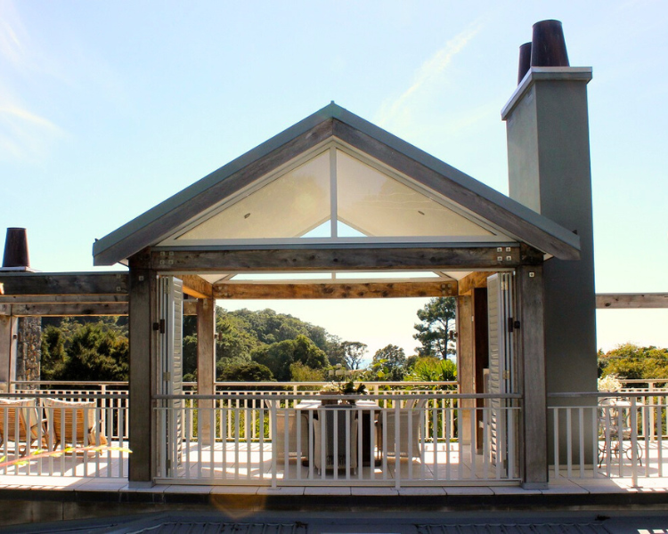 Outdoor dining and seating area - Estuary Terrace Suite, 970 Lonely Bay Lodge