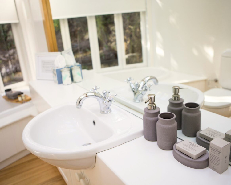 Bathroom with bath and vanity - Shakespeare Suite, 970 Lonely Bay Lodge