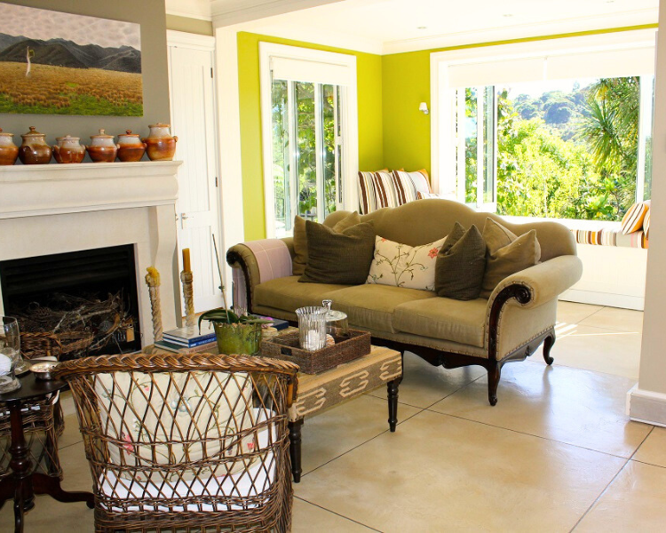 Indoor seating with couch and chairs - 970 Lonely Bay Lodge