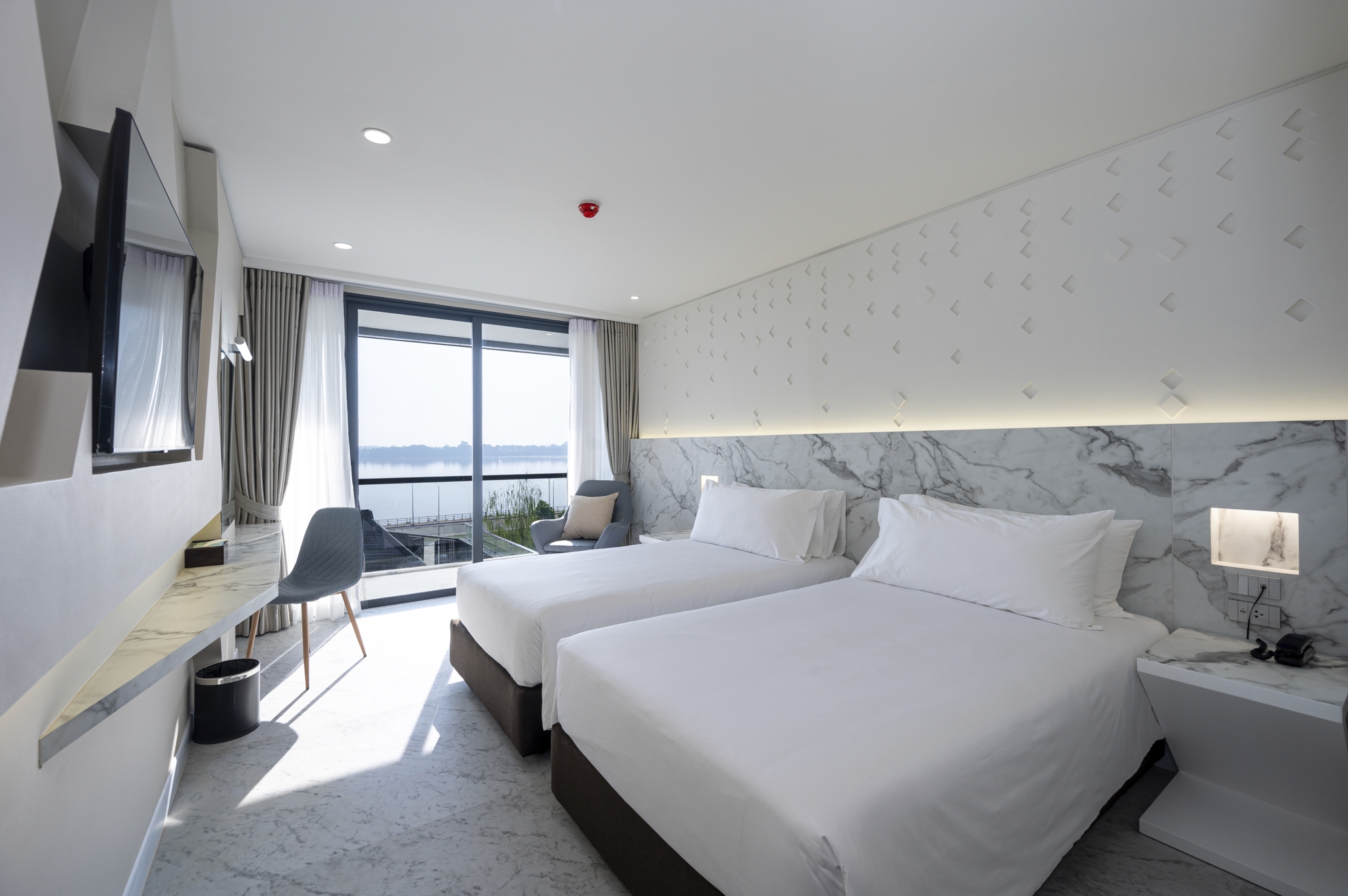 Superior vs Premier - VELA Dhi Nakhon Phanom